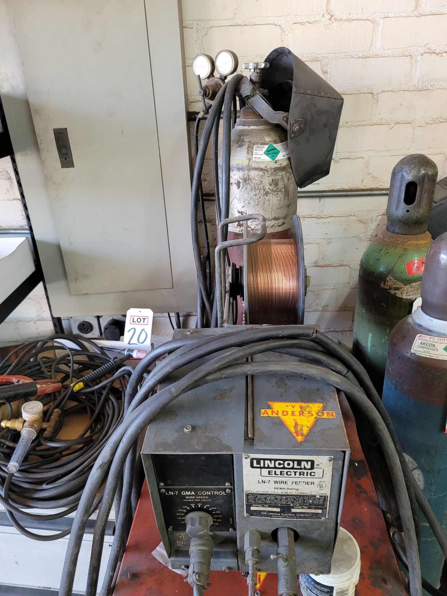 LOT - LINCOLN IDEALARC DC-250 WELDING POWER SOURCE, S/N AC-640263, W/ LINCOLN LN-7 WIRE FEEDER, - Image 2 of 2