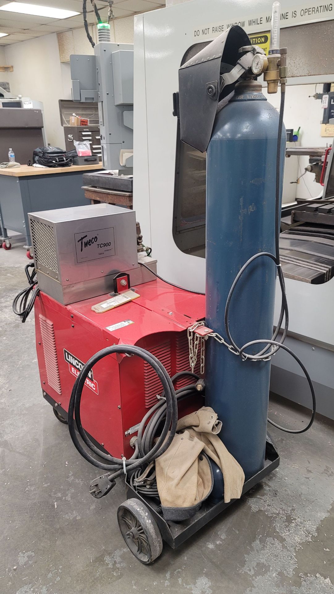 LINCOLN SQUARE WAVE TIG 275 WELDER, S/N 10605-U1981200024, TWECO TC900 WATER COOLER, PORTABLE, S/N - Image 4 of 7