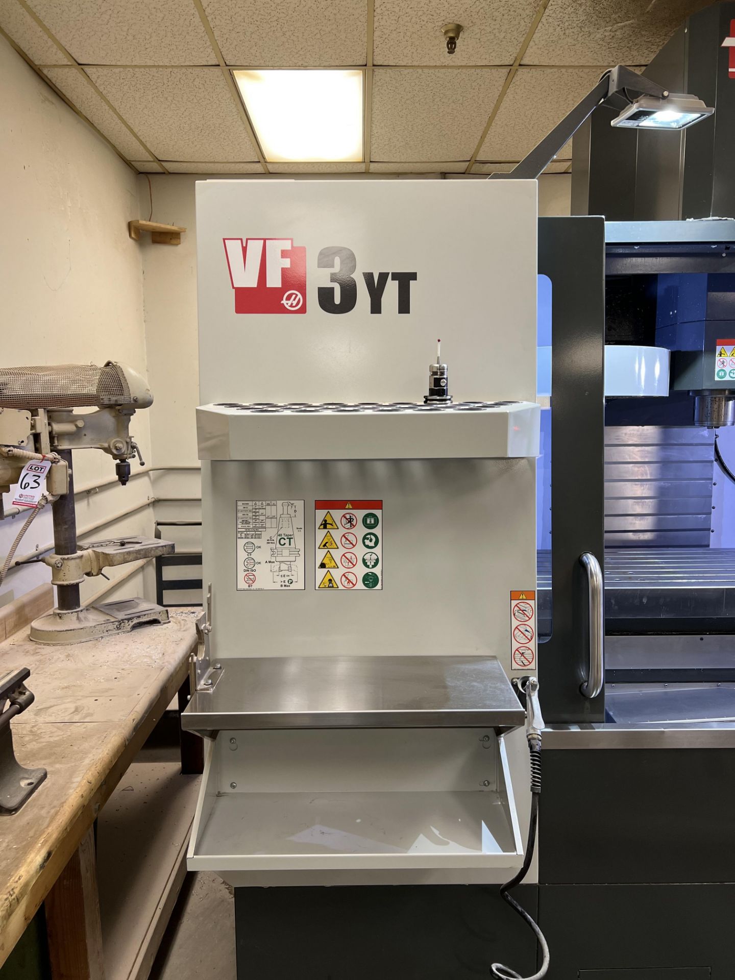 2018 HAAS VF-3YT VERTICAL MACHINING CENTER,POWER ON TIME HOURS IS LESS THAN 740! - Image 13 of 31