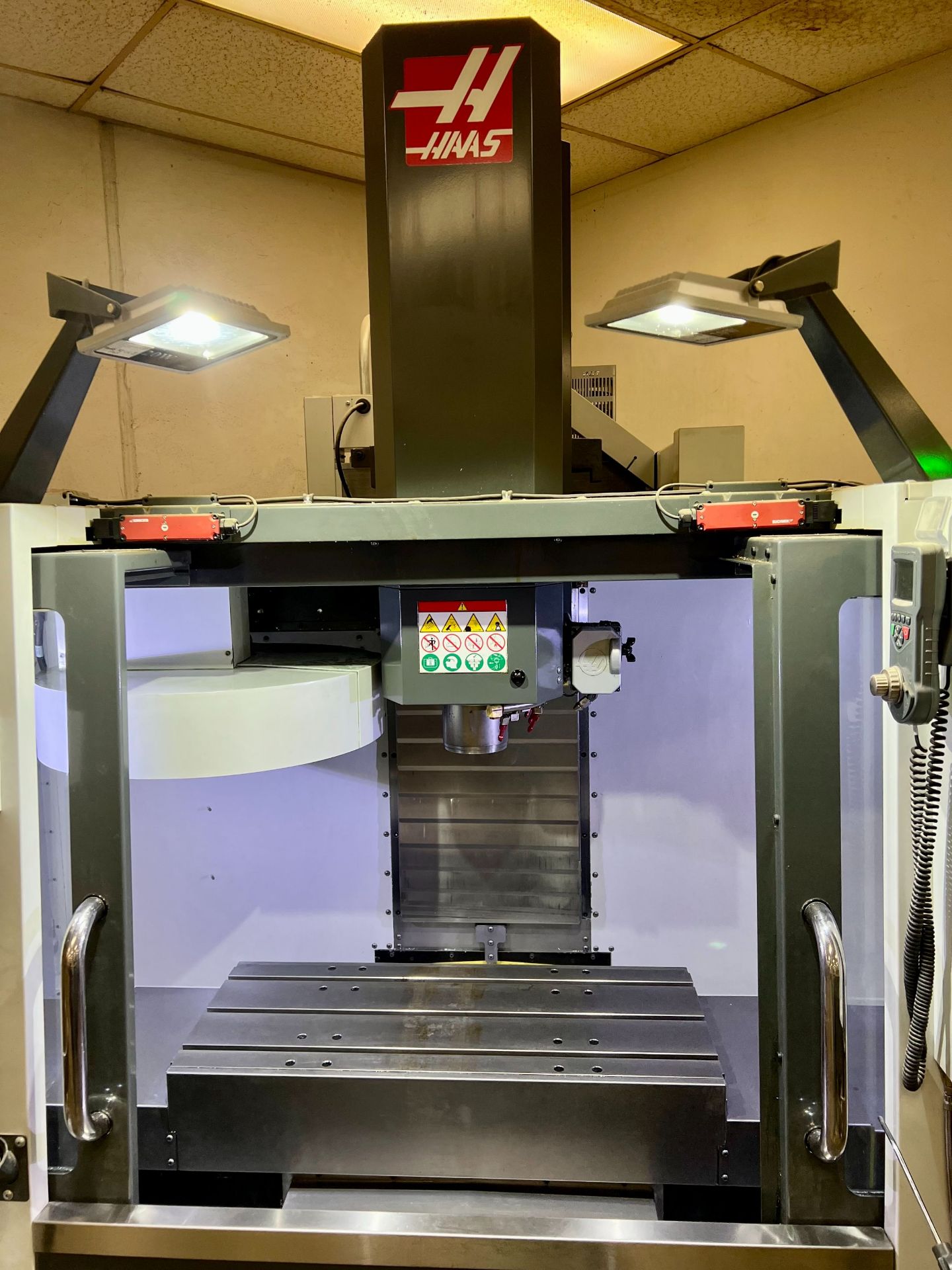 2016 HAAS VF-2 VERTICAL MACHINING CENTER, POWER ON TIME HOURS IS LESS THAN 1200! - Image 23 of 26