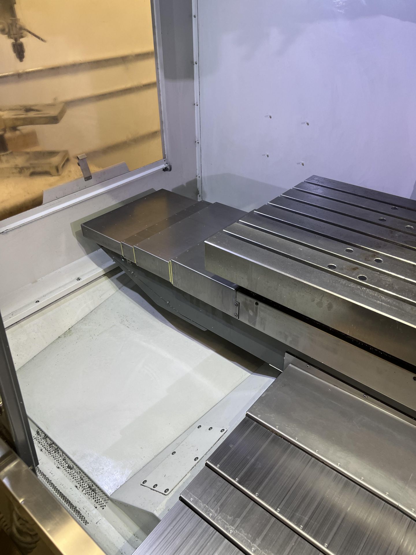 2018 HAAS VF-3YT VERTICAL MACHINING CENTER,POWER ON TIME HOURS IS LESS THAN 740! - Image 6 of 31