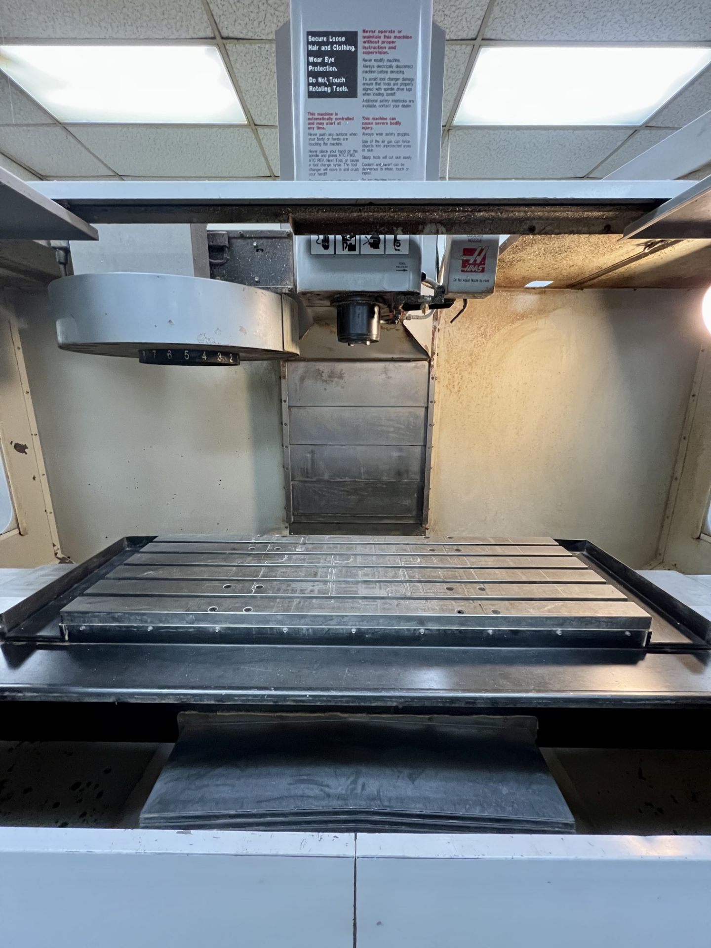 2003 HAAS VF-4D VERTICAL MACHINING CENTER, VOP-C, XYZ TRAVELS: 50" X 20" X 25", 52" X 18" TABLE, 20 - Image 4 of 15