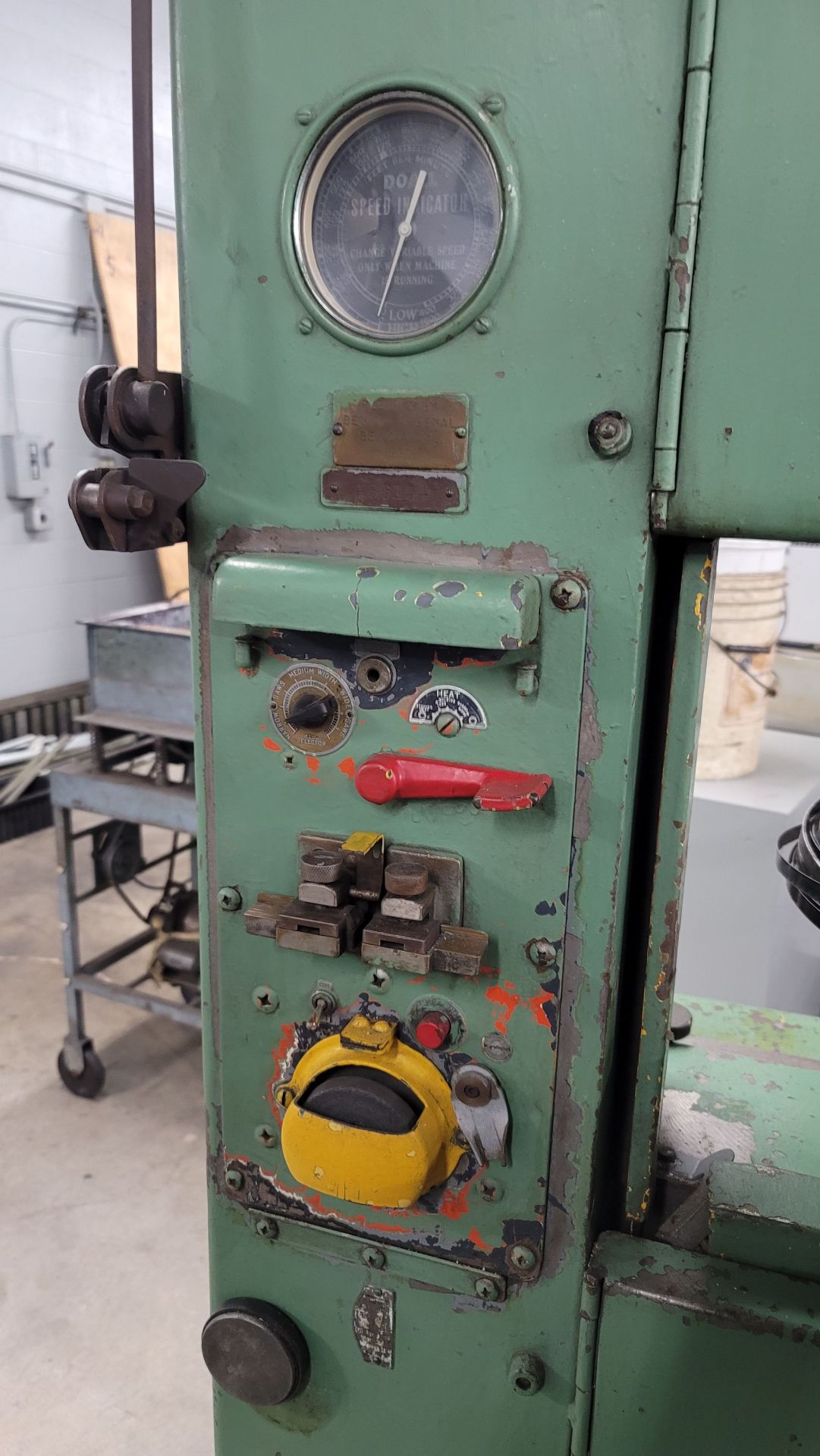 DOALL ML-16 VERTICAL BAND SAW, S/N 436154, W/ BLADE WELDER AND GRINDER - Image 3 of 4