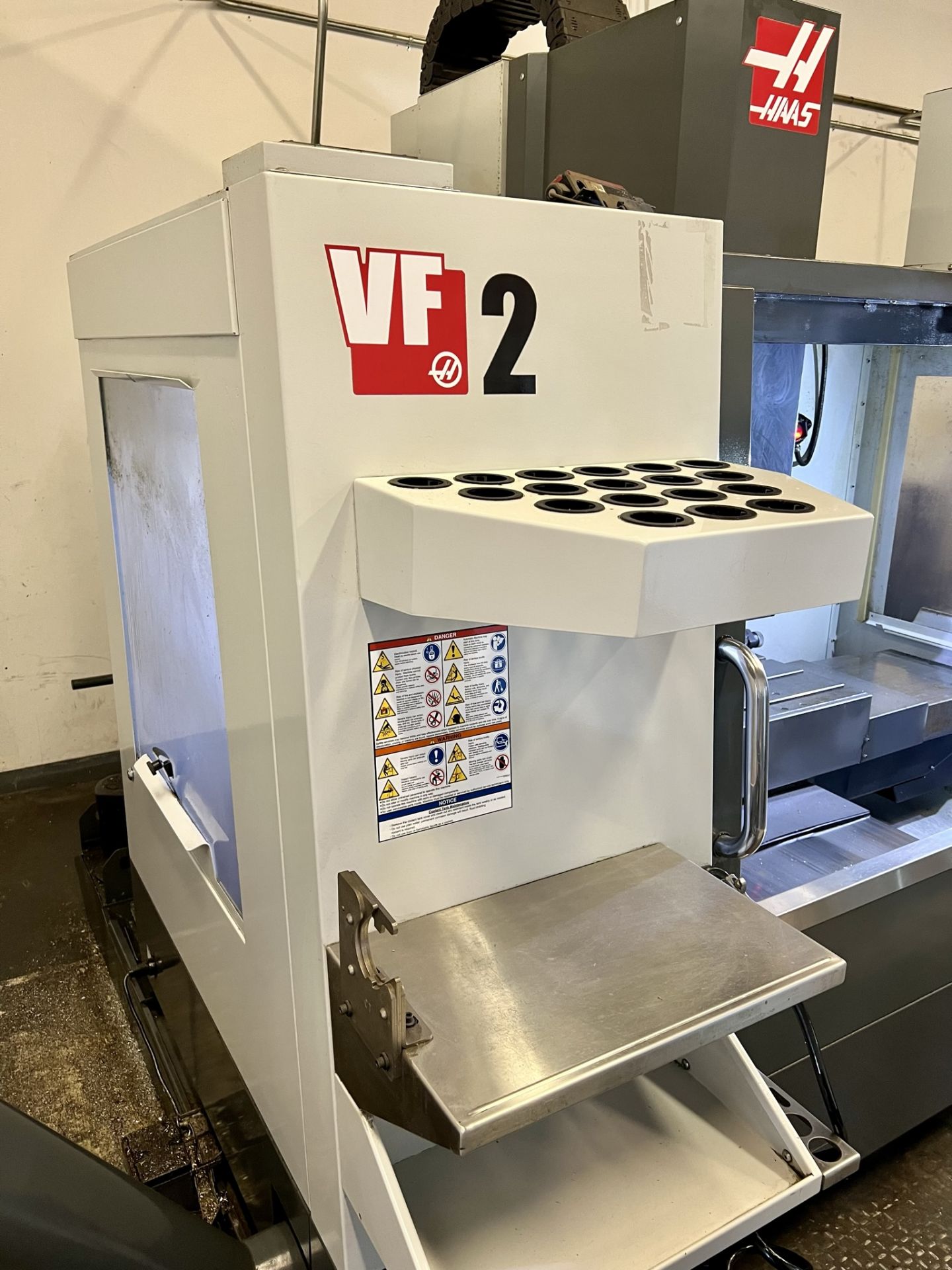 2015 HAAS VF-2 VERTICAL MACHINING CENTER, XYZ TRAVELS: 30" X 16" X 20", 36" X 14" TABLE, PROBING - Image 4 of 24