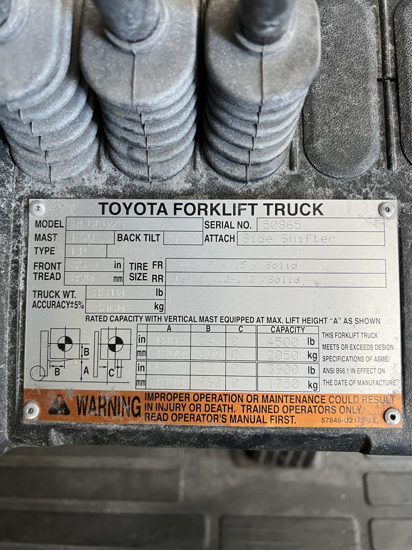 TOYOTA LPG FORKLIFT, MODEL 8FGCU25, 4,500 LB CAPACITY, 3-STAGE MAST, SIDE SHIFT, LOAD LIGHTS, - Image 11 of 11