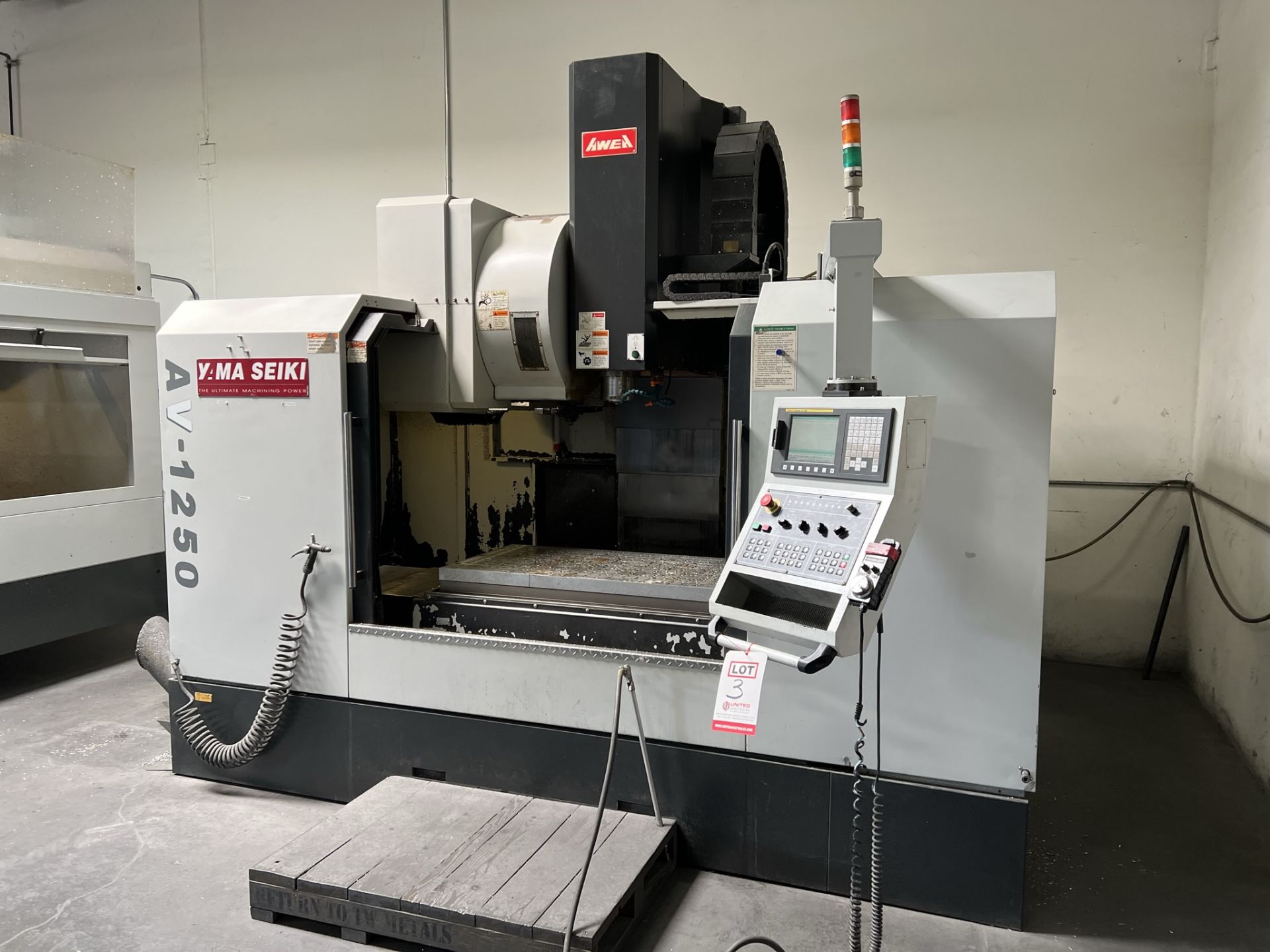 2013 YAMA SEIKI AV-1250 VERTICAL MACHINING CENTER, TRAVELS: 50" X 24" X 24", TABLE SIZE: 53" X - Image 3 of 16