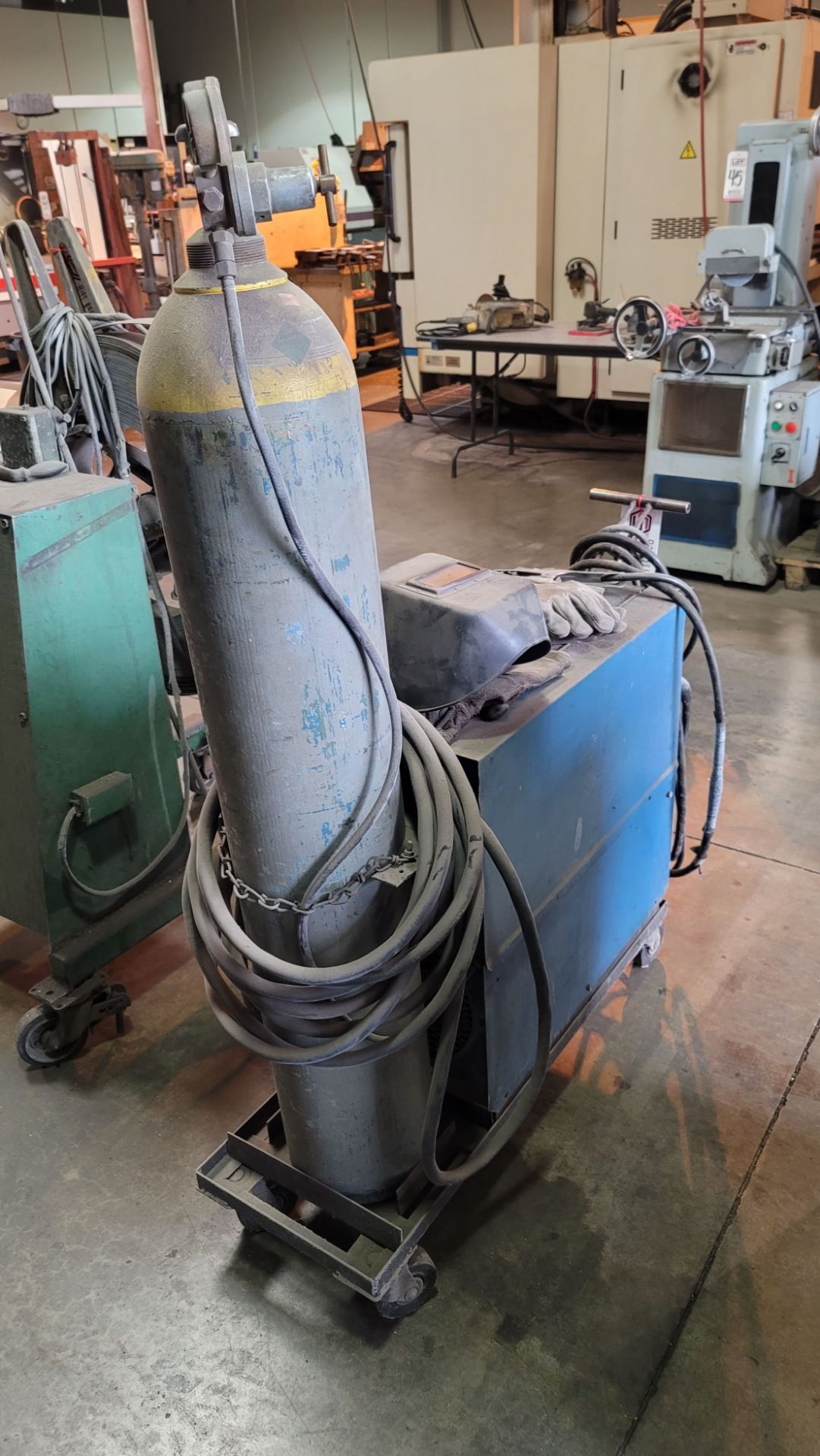 MILLER MILLERMATIC 35 MIG WELDER, 150 AMP, S/N HF876092, W/ TANK - Image 2 of 2