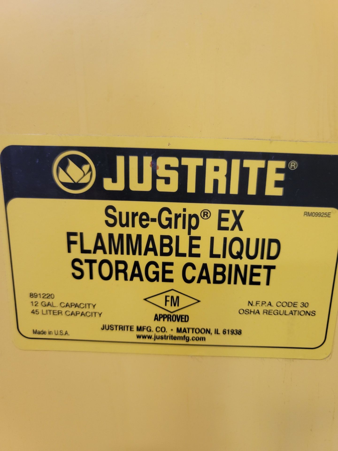 JUSTRITE FLAMMABLE LIQUID STORAGE CABINET, 12-GALLON CAPACITY, WITH OR WITHOUT CONTENTS - Image 3 of 3