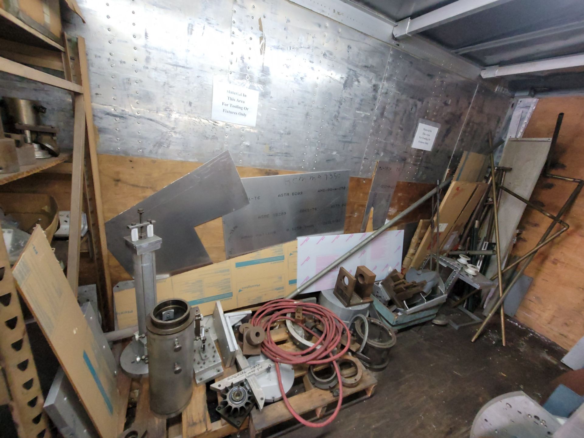 LOT - CONTENTS ONLY OF LEFT SIDE OF SHIPPING CONTAINER, TO INCLUDE: MISC. SCRAP ALUMINUM, STEEL, - Image 6 of 6
