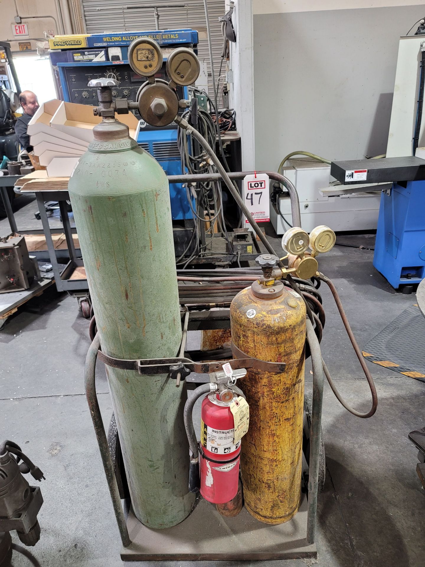 OXY-ACETYLENE TORCH CART W/ TORCH, HOSE AND REGULATORS, TANKS ARE NOT INCLUDED