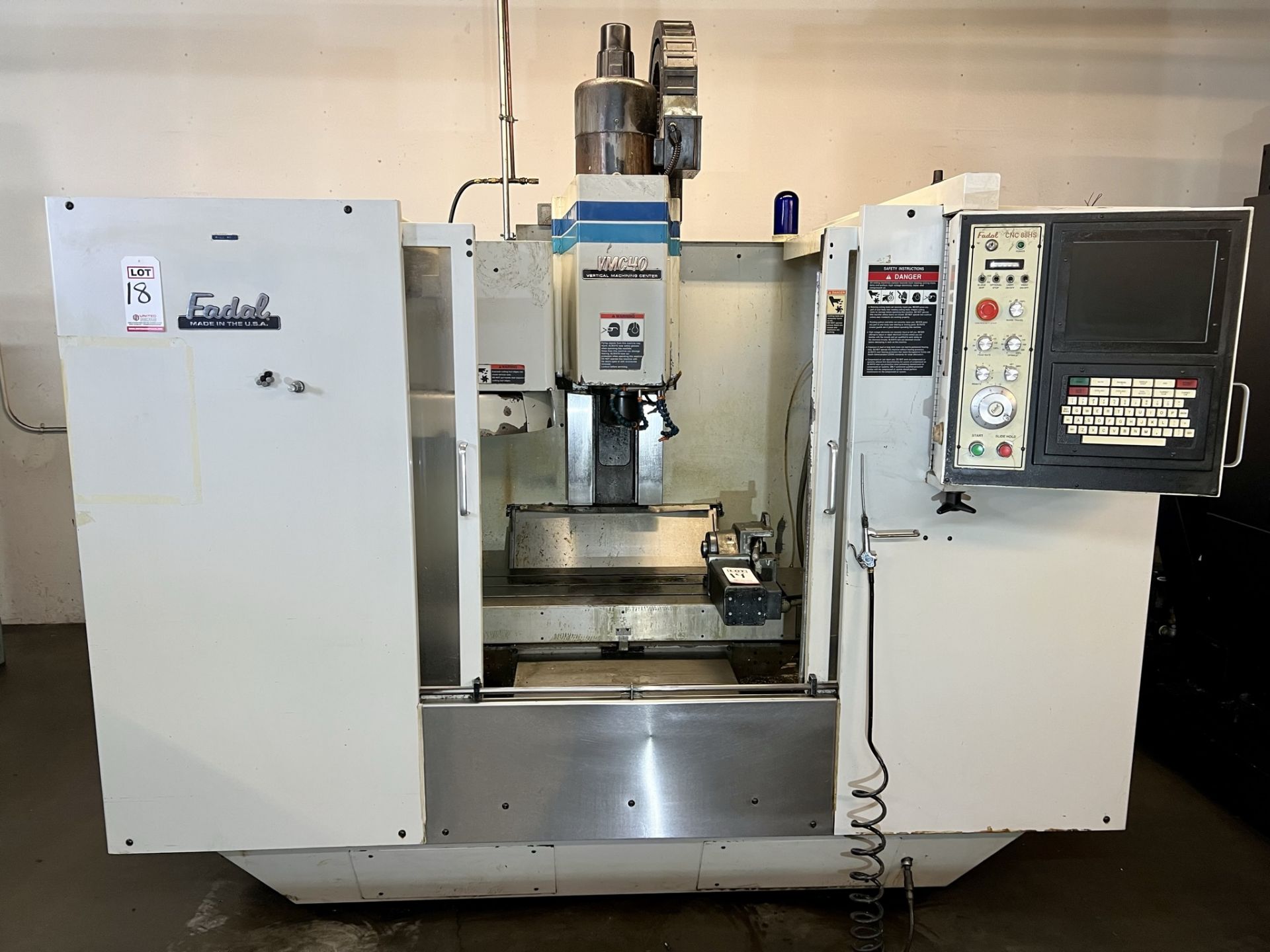 1995 FADAL VMC40 VERTICAL MACHINING CENTER, FADAL CNC 88HS CNC CONTROL, XYZ TRAVELS: 22" X 16" X