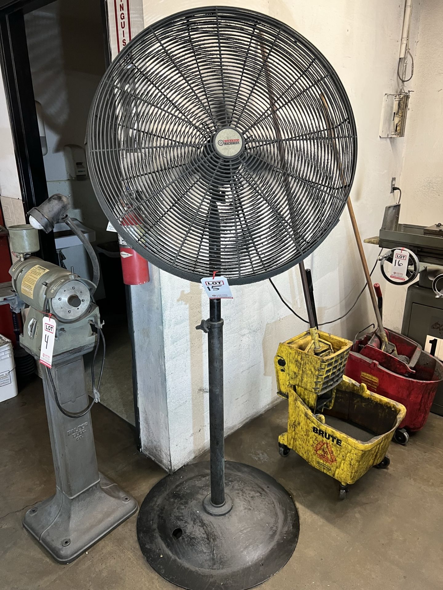 CENTRAL MACHINERY FLOOR FAN