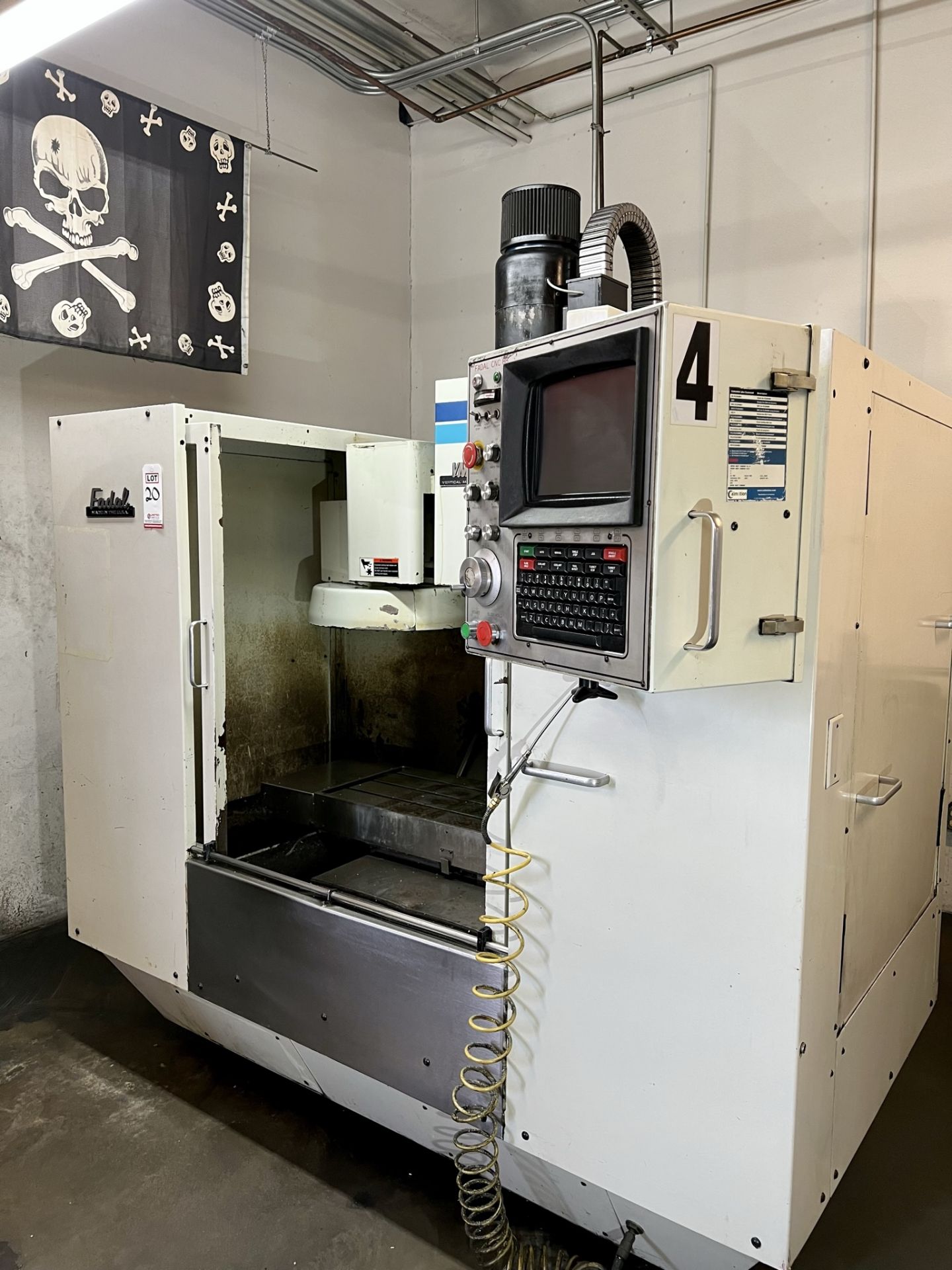 1989 FADAL VMC40 VERTICAL MACHINING CENTER, FADAL CNC 88 CNC CONTROL, XYZ TRAVELS: 22" X 16" X - Image 3 of 15