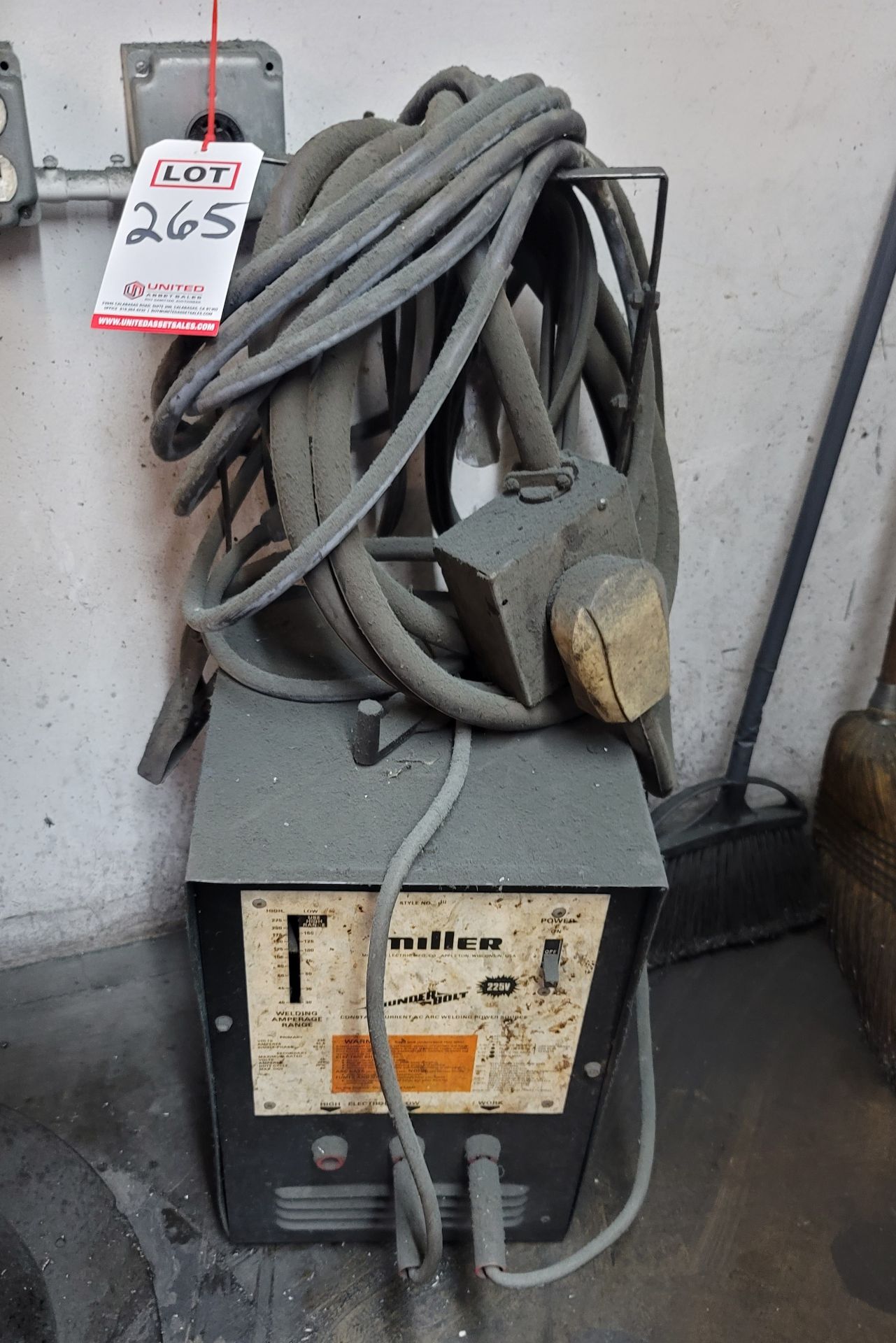 MILLER BUZZ BOX TYPE WELDER