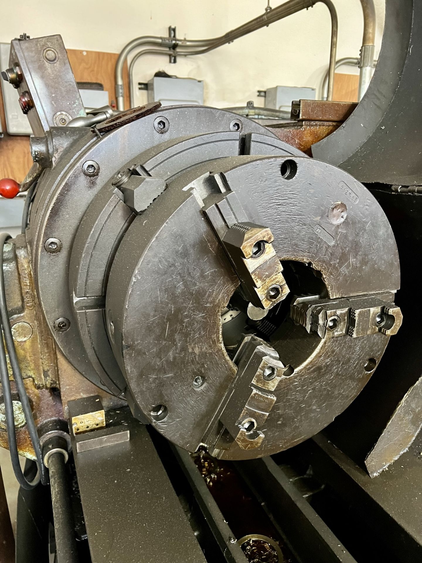 LEBLOND TREPANNING LATHE, 24" X 300" CC, 16" 3-JAW CHUCK, 8" HOLE THRU, THREADING, BALDOR ADJUSTABLE - Image 8 of 29