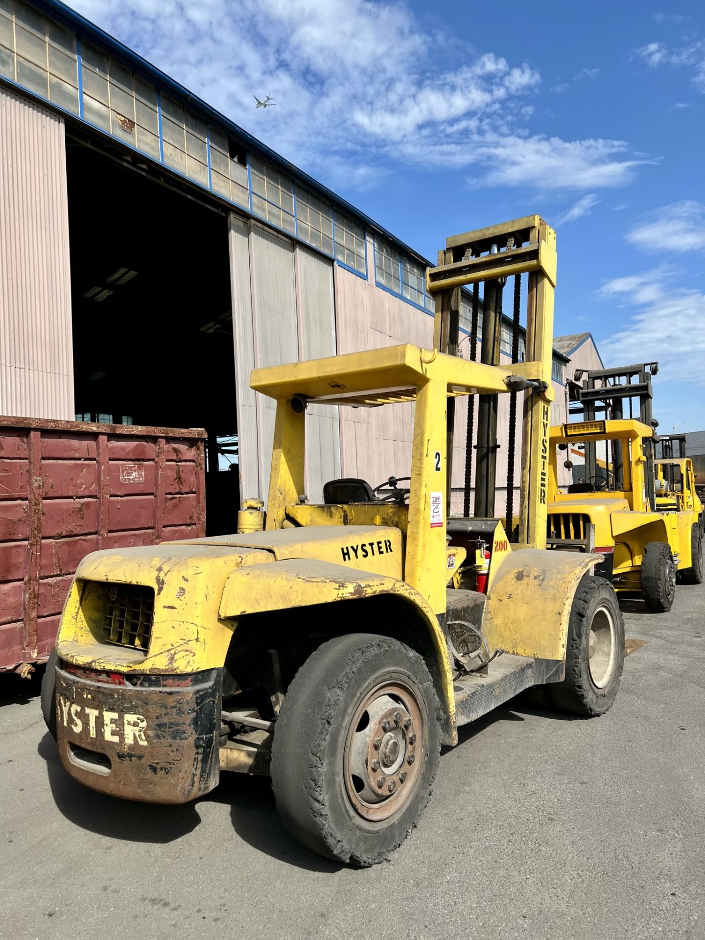 HYSTER 193A LPG FORKLIFT, 18,000 LB CAPACITY, 6' FORKS, 2-STAGE MAST, SOLID TIRES, APPROX. 0957 - Image 5 of 18