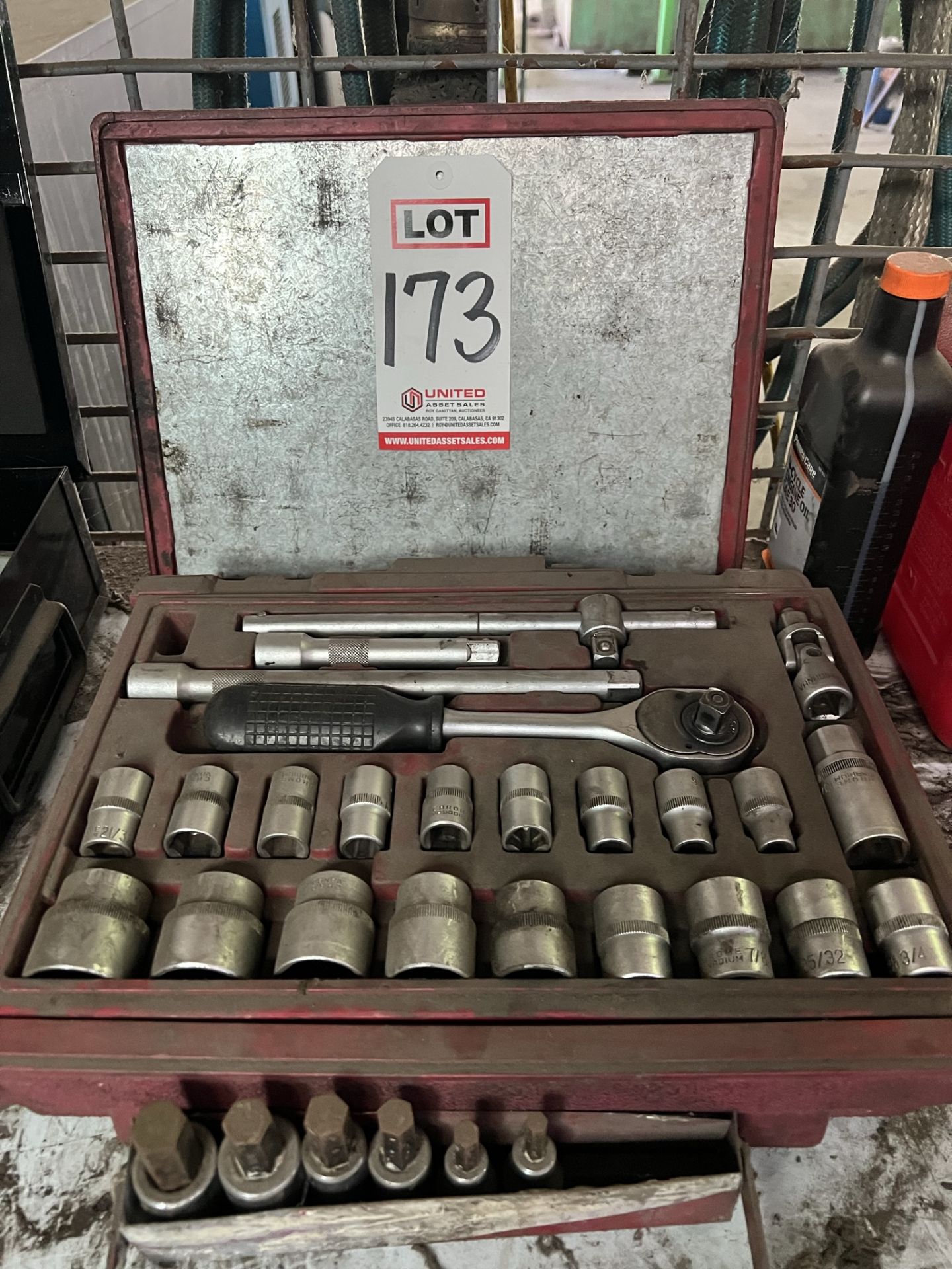 1/2 DRIVE RATCHET AND SOCKET SET, UP TO 1-1/4"