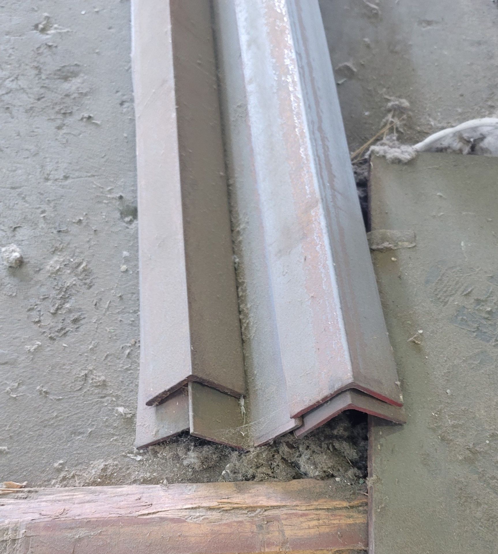 LOT - STEEL ANGLE, UP TO 40' - Image 3 of 3