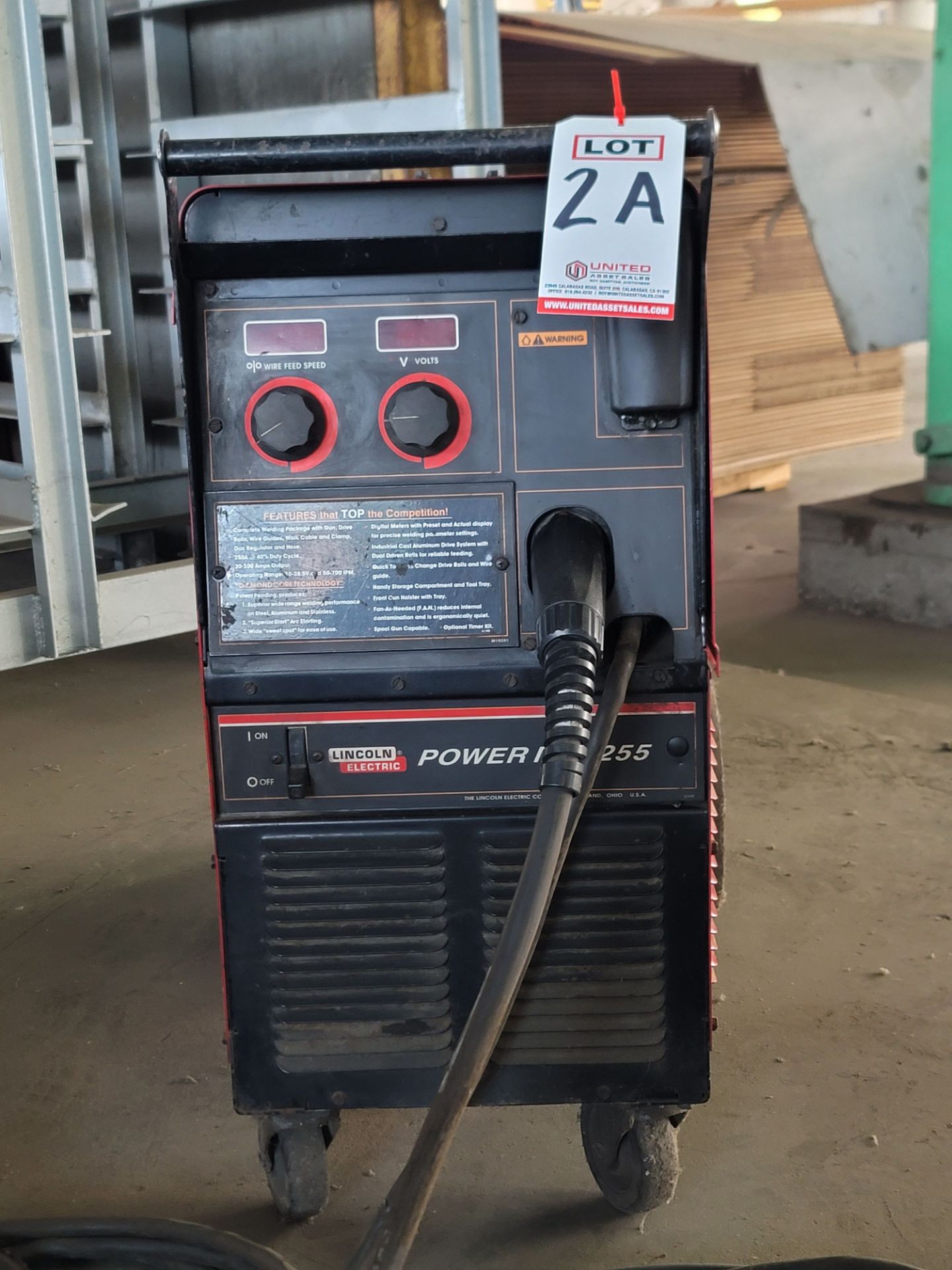 LINCOLN ELECTRIC POWER MIG 255 WELDER, K1693-2, S/N U1991202291, TANK IS NOT INCLUDED - Image 2 of 4