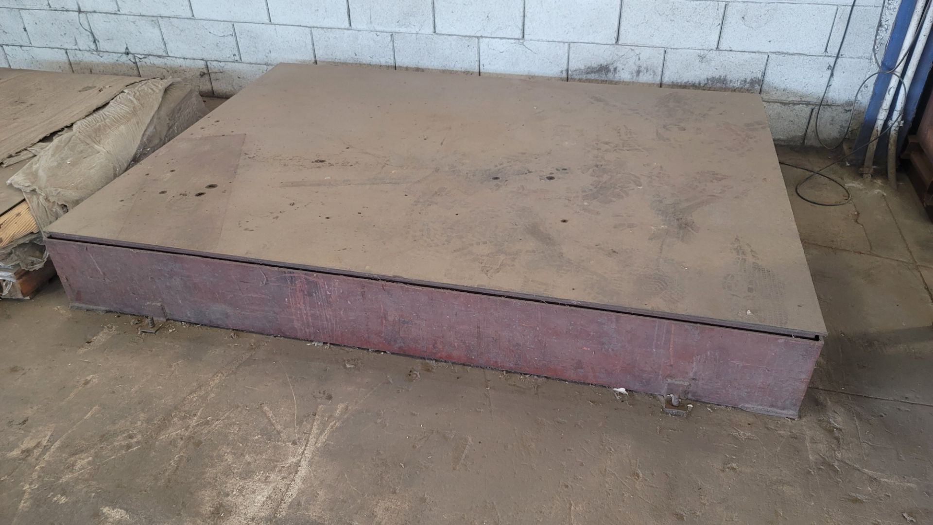 A&D PALLET SCALE, 7' X 5' PLATFORM, W/ MODEL AD-4321 DRO