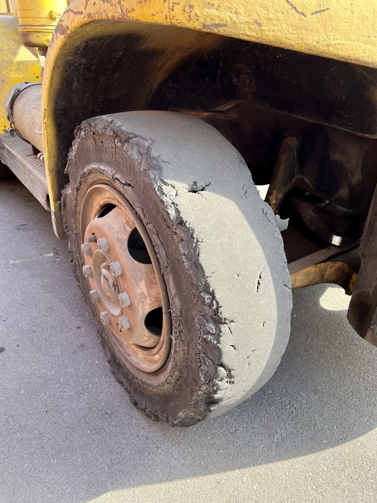 HYSTER 193A LPG FORKLIFT, 18,000 LB CAPACITY, 6' FORKS, 2-STAGE MAST, SOLID TIRES, APPROX. 0957 - Image 17 of 18