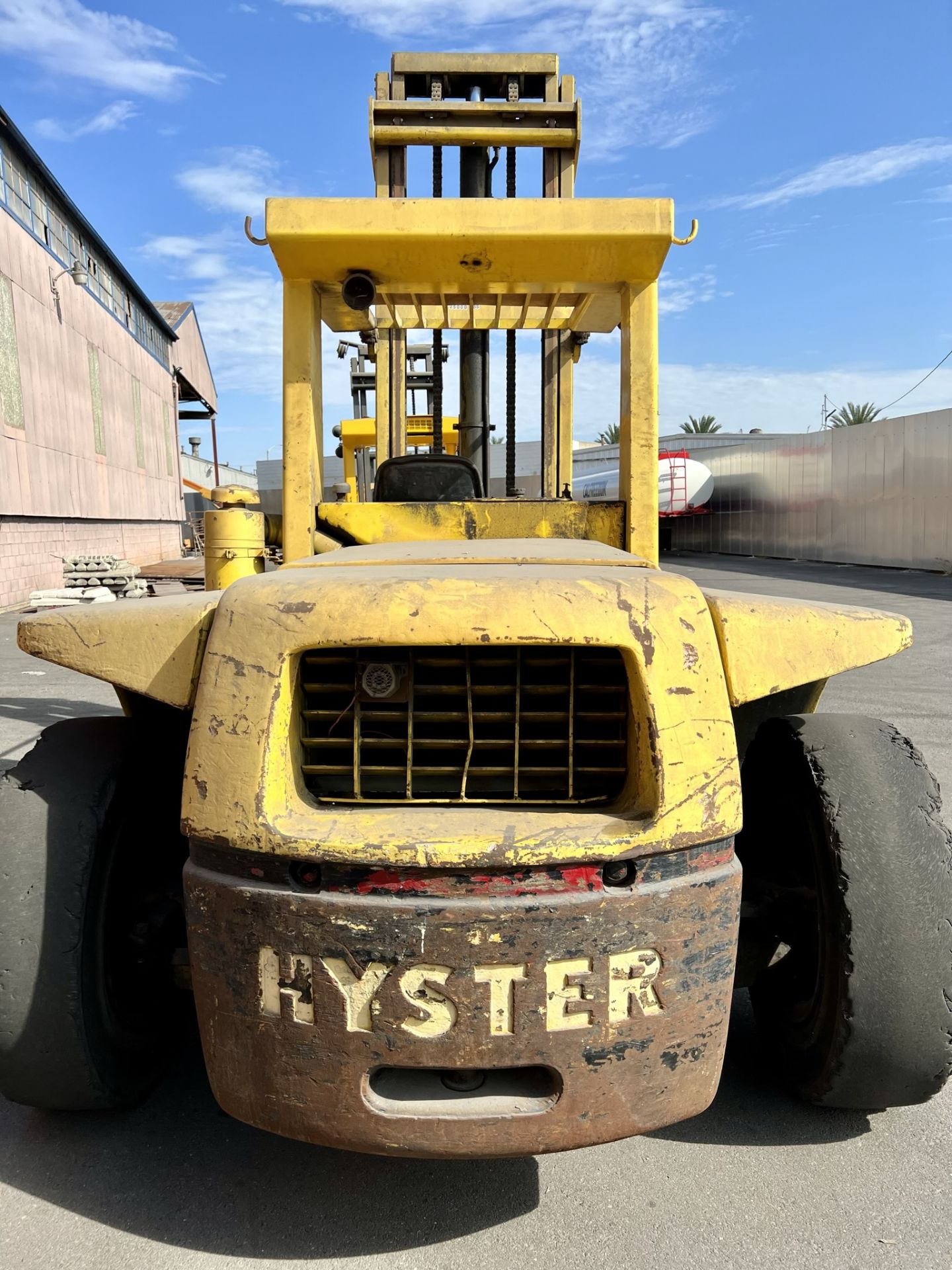 HYSTER 193A LPG FORKLIFT, 18,000 LB CAPACITY, 6' FORKS, 2-STAGE MAST, SOLID TIRES, APPROX. 0957 - Image 6 of 18