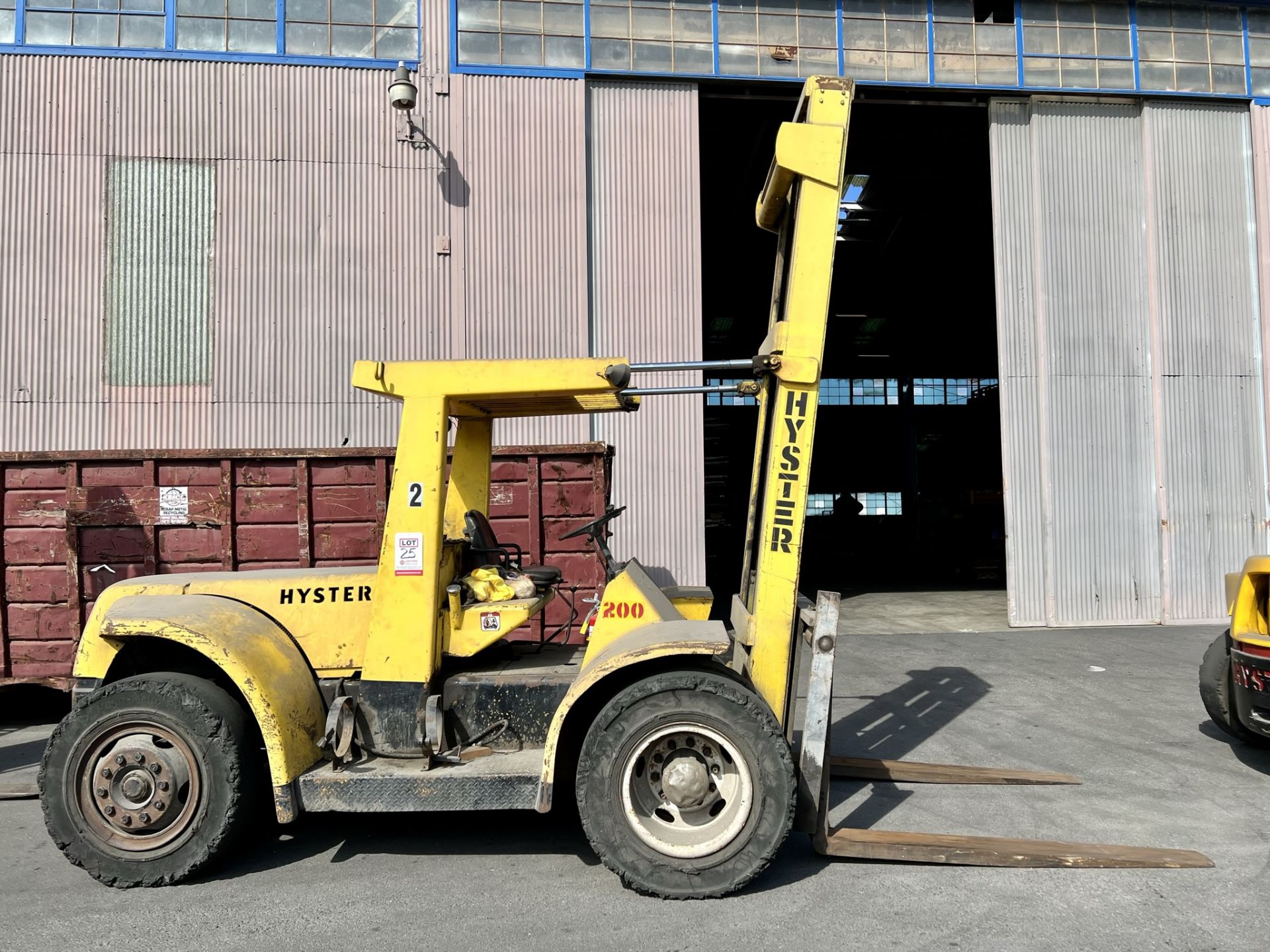 HYSTER 193A LPG FORKLIFT, 18,000 LB CAPACITY, 6' FORKS, 2-STAGE MAST, SOLID TIRES, APPROX. 0957 - Image 3 of 18
