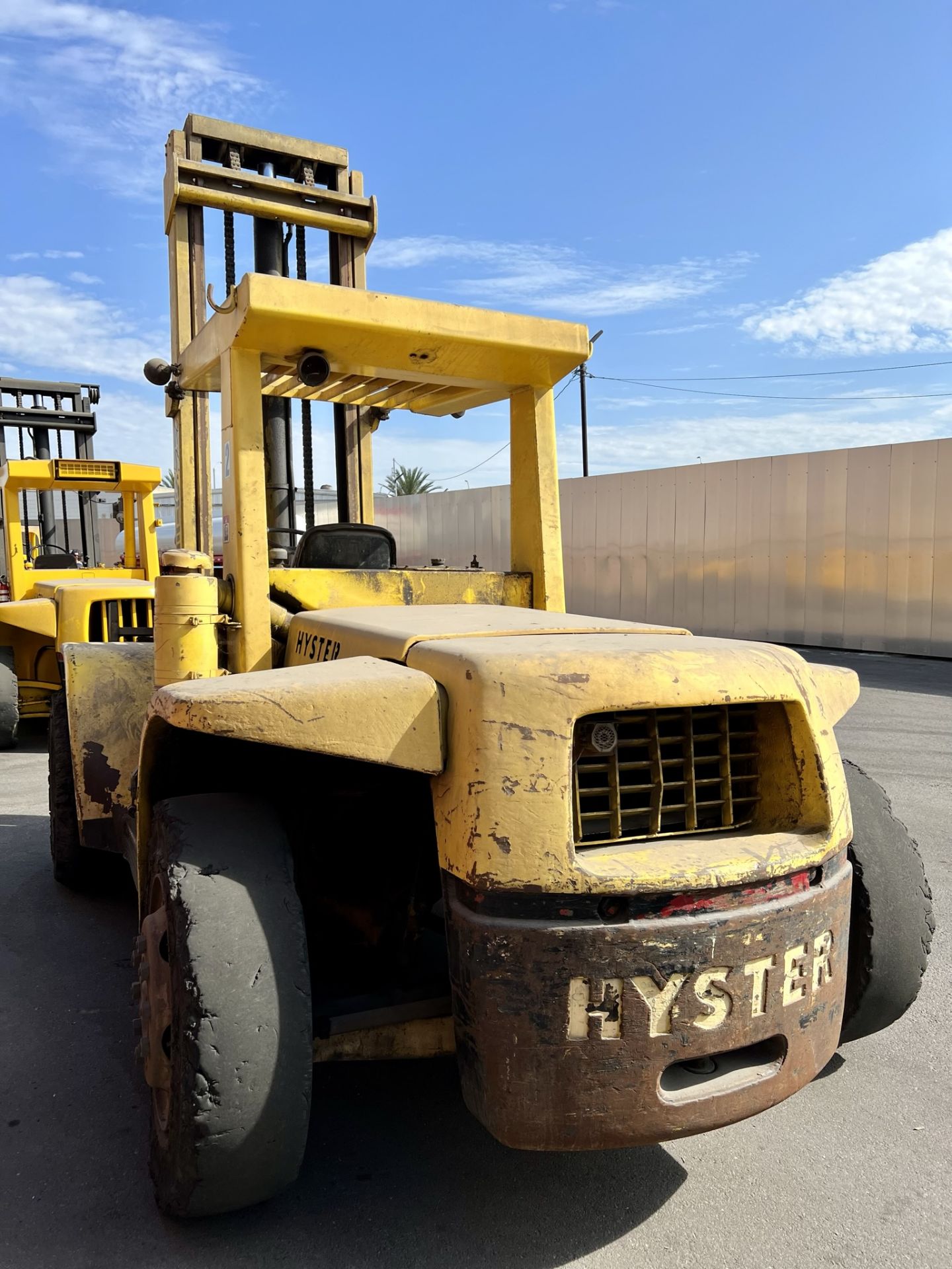 HYSTER 193A LPG FORKLIFT, 18,000 LB CAPACITY, 6' FORKS, 2-STAGE MAST, SOLID TIRES, APPROX. 0957 - Image 7 of 18