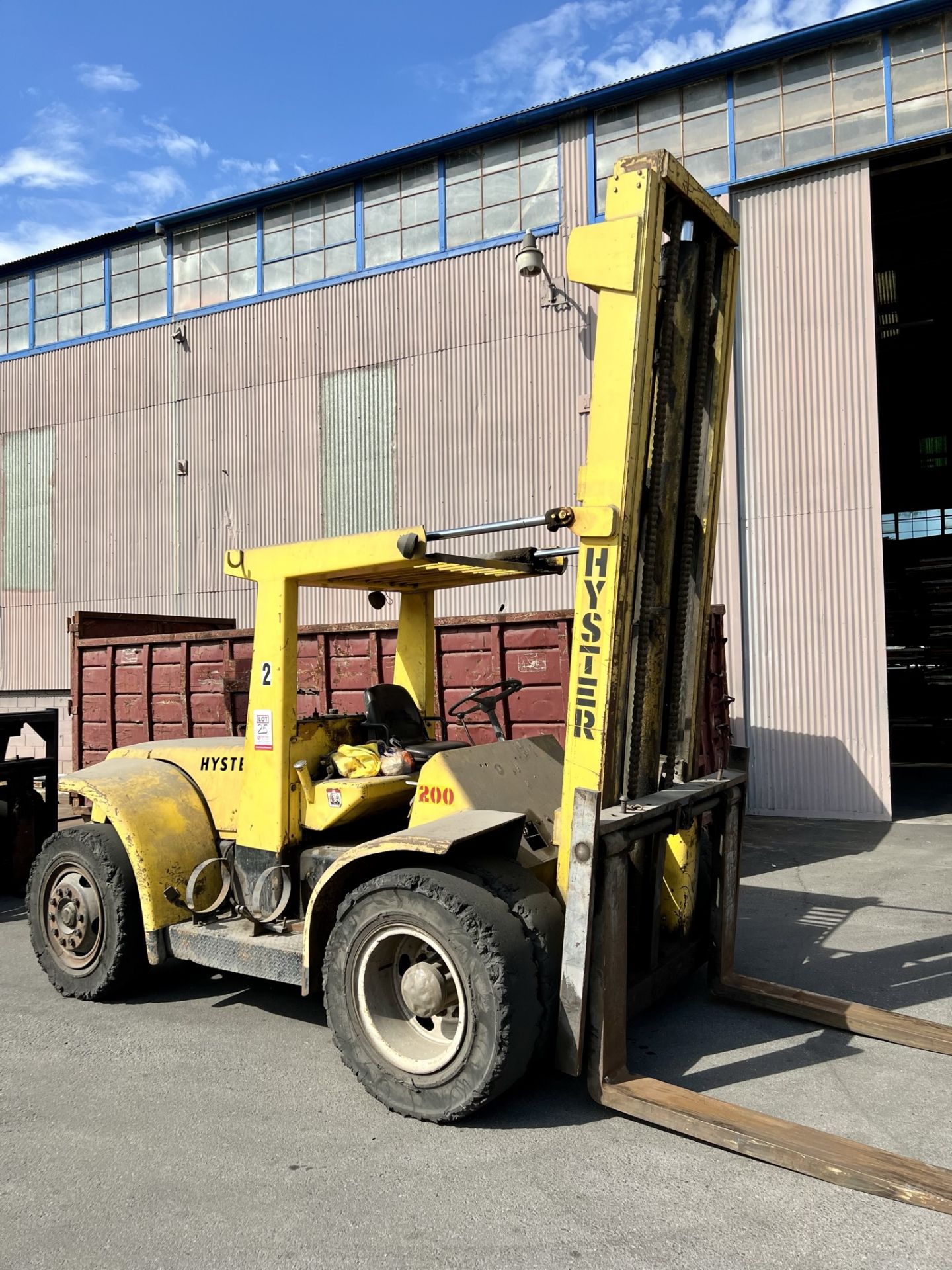 HYSTER 193A LPG FORKLIFT, 18,000 LB CAPACITY, 6' FORKS, 2-STAGE MAST, SOLID TIRES, APPROX. 0957