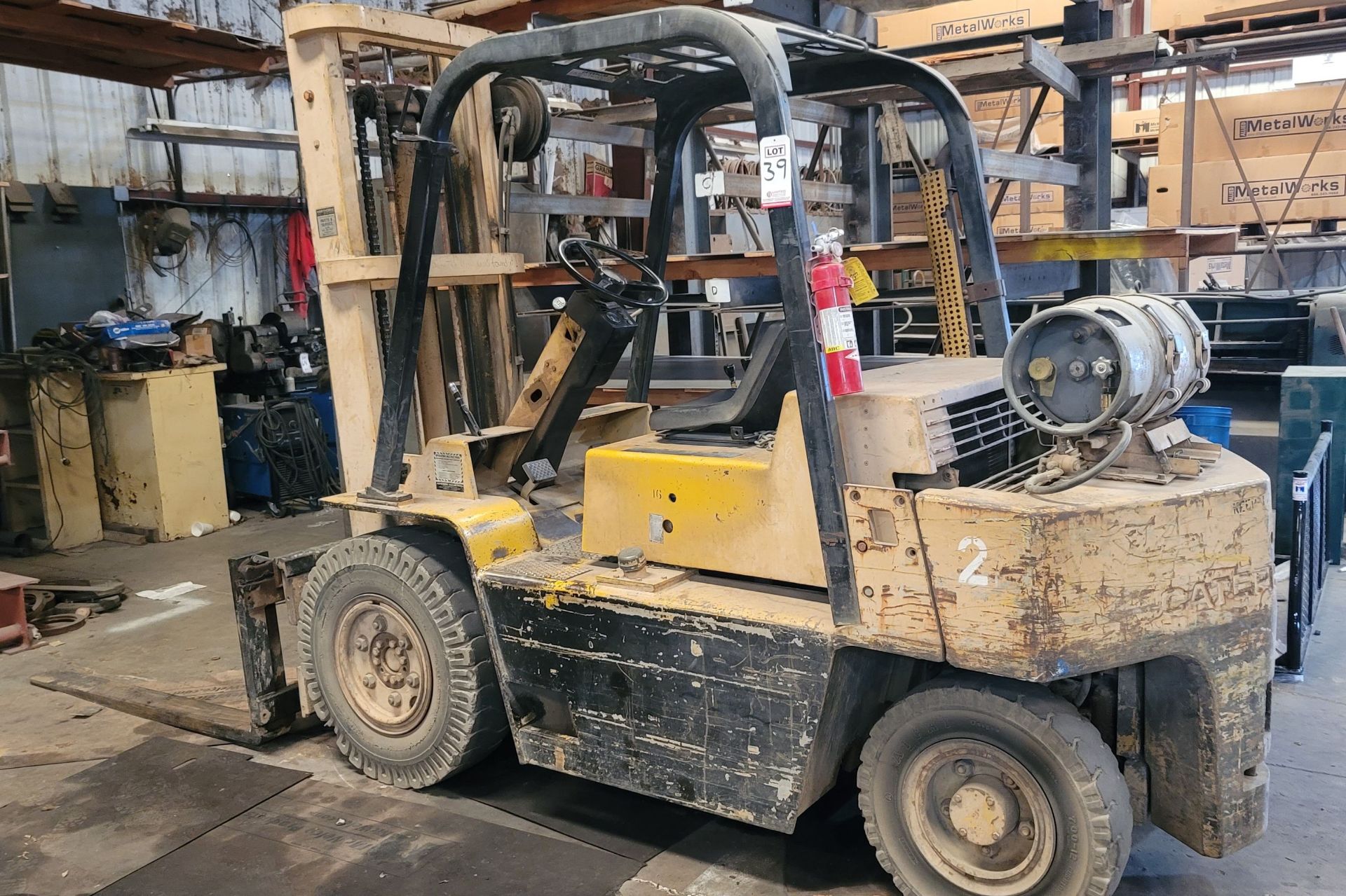 CATERPILLAR LP FORKLIFT, MODEL V80D, 8,000 LB CAPACITY, 2-STAGE MAST, SIDE SHIFT, NO HOUR METER, - Image 3 of 5