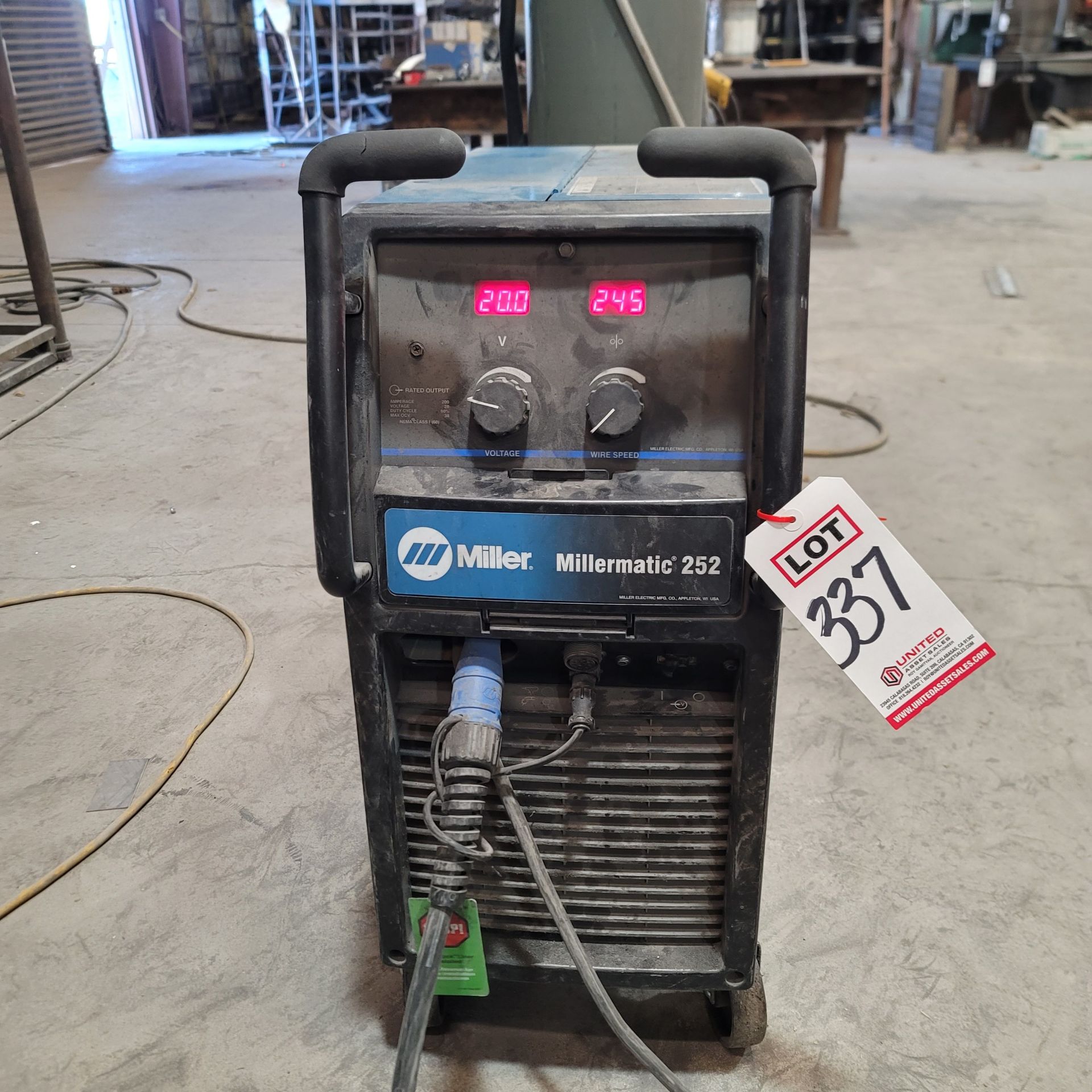 MILLER MILLERMATIC 252 MIG WELDER, STOCK NO. 907321, S/N NA250059N, W/ TANK AND REGULATOR - Image 2 of 3