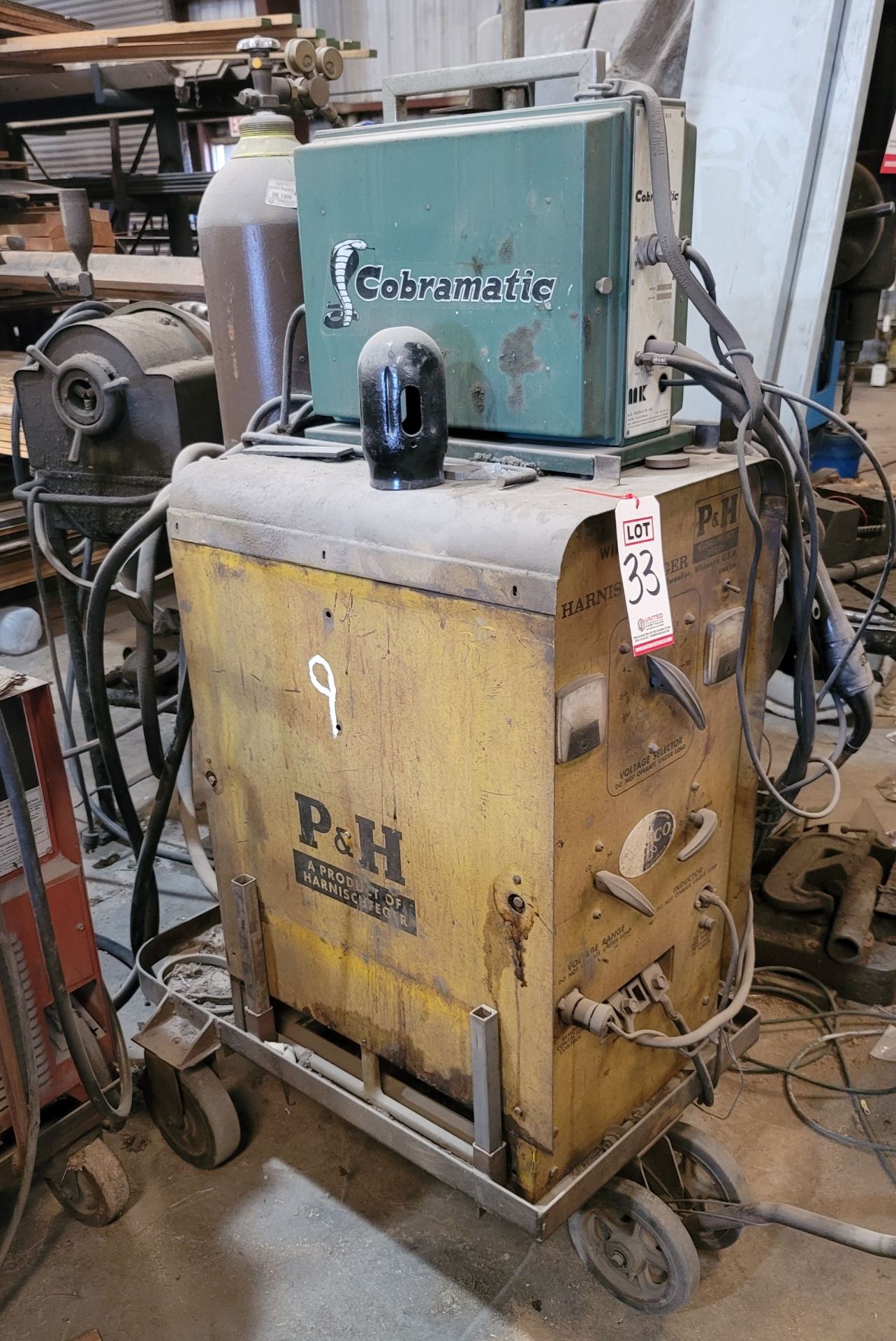 P&H WIREMATIC 200 WELDING POWER SOURCE, S/N 27893L6, W/ COBRAMATIC MIG WELDER, TANK IS INCLUDED