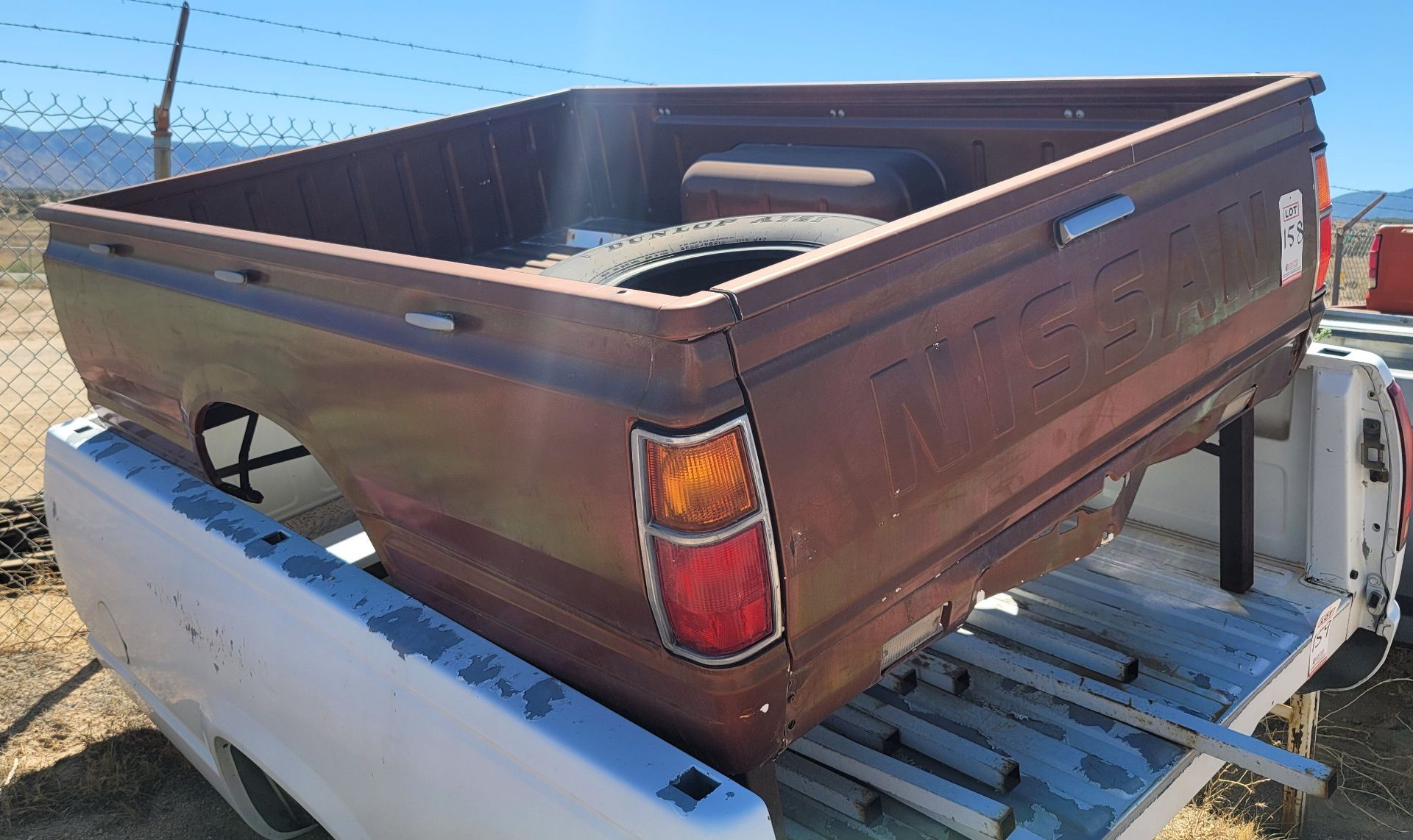 6' NISSAN PICKUP TRUCK BED - Image 2 of 2