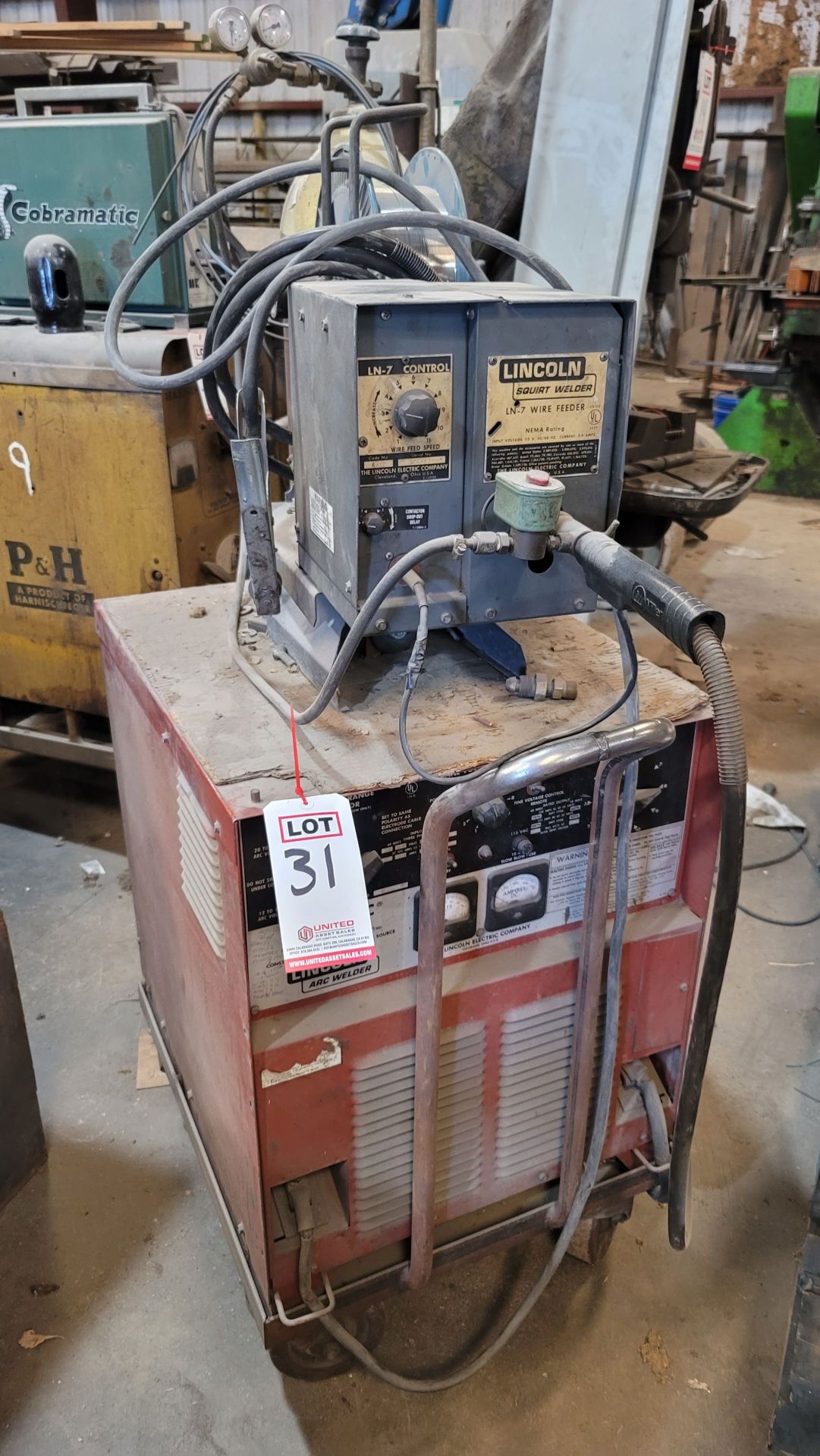 LINCOLN IDEALARC CV-DC WELDING POWER SOURCE, MODEL R3S-325, S/N AC584220, W/ LINCOLN LN-7 WIRE