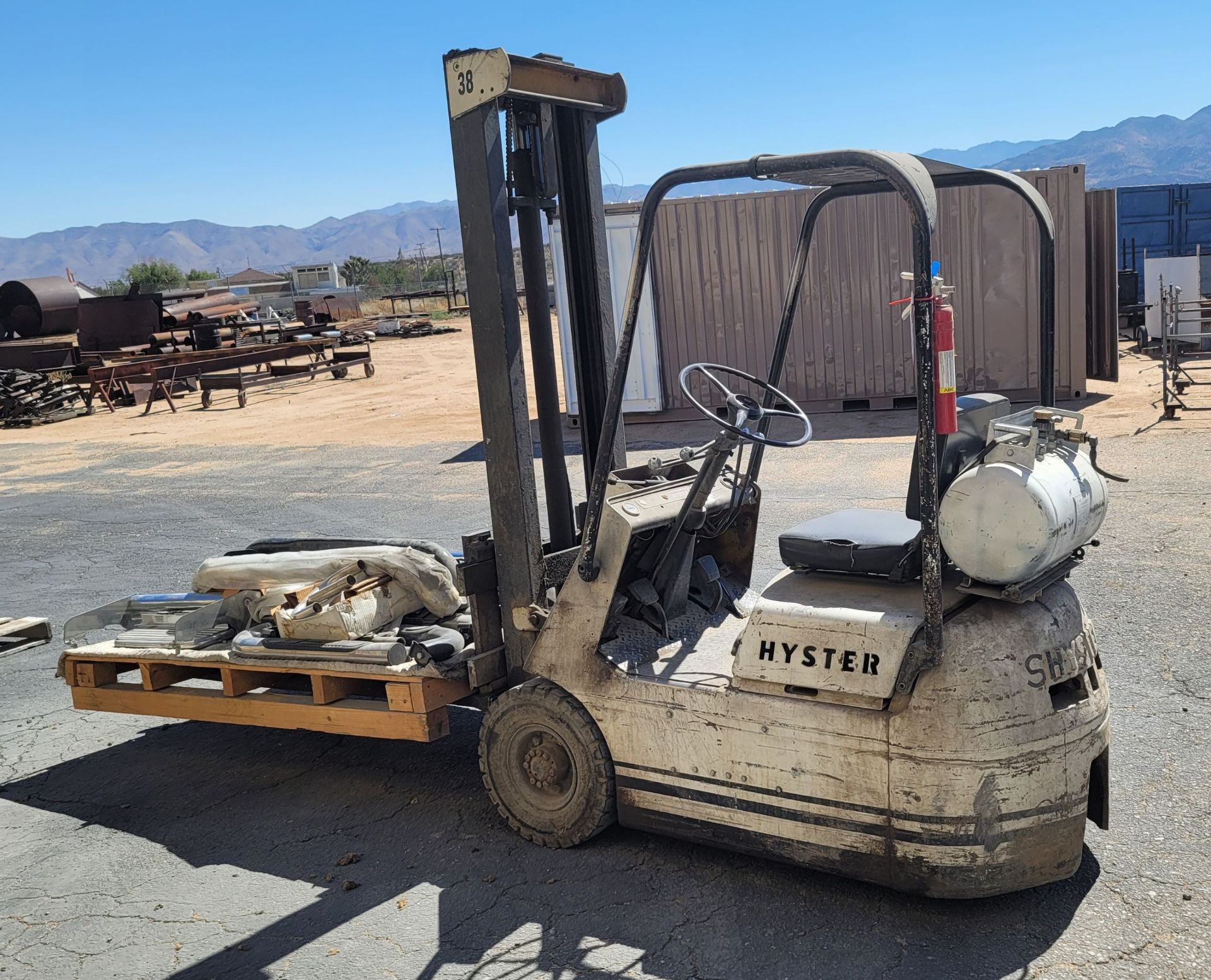 HYSTER LP FORKLIFT, MODEL H20E, 2,000 LB CAPACITY, SINGLE STAGE MAST, 8,434 HOURS, SOLID TIRES, 4'