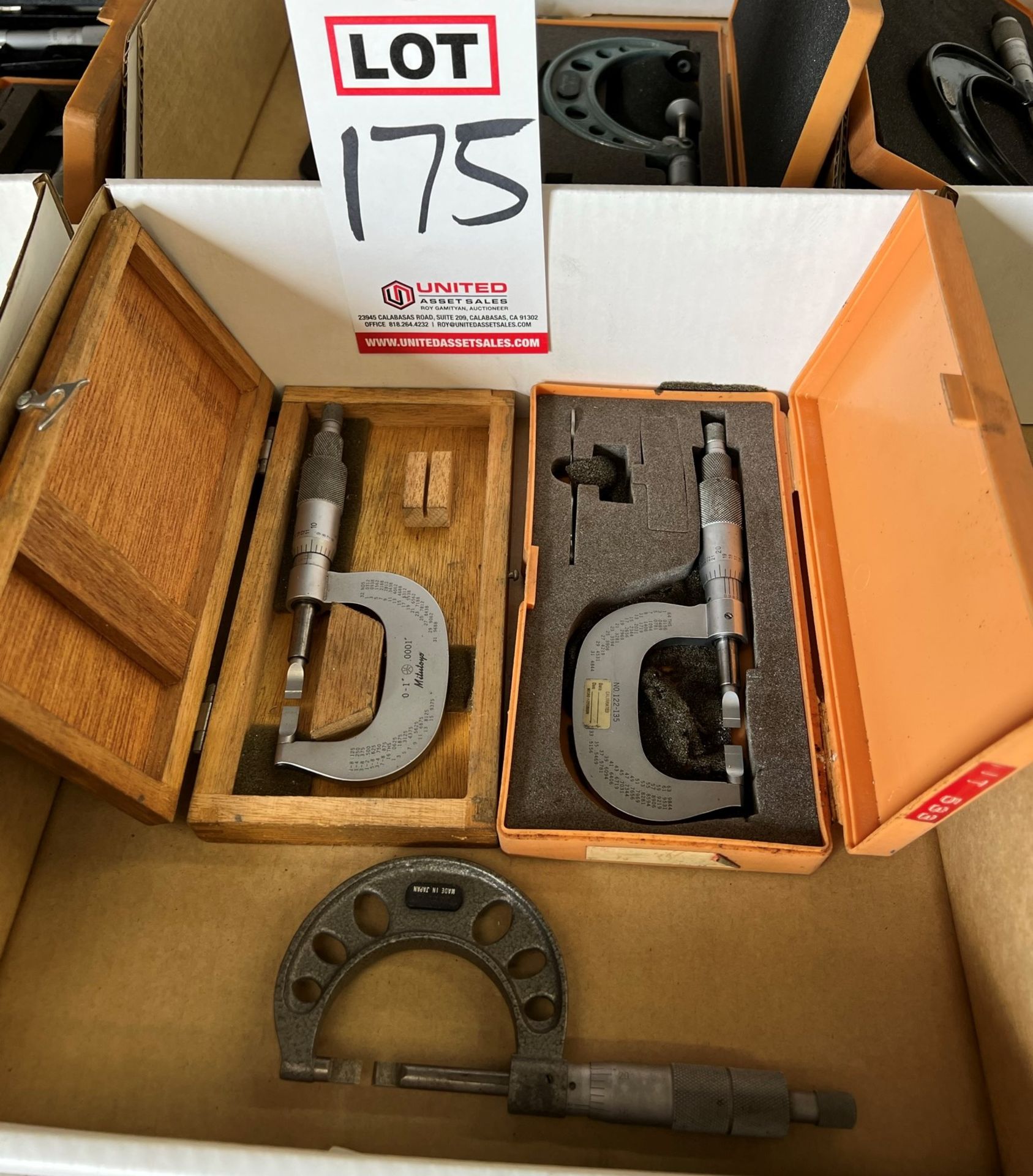 LOT - (2) MITUTOYO AND (1) NSK BLADE MICROMETERS