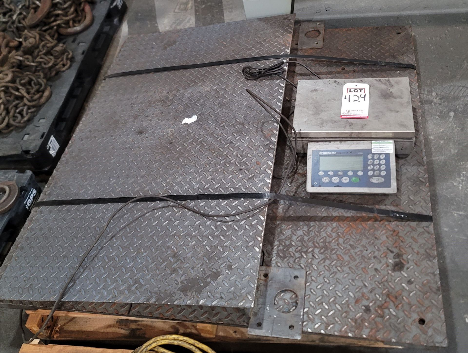 THURMAN 4' X 4' PALLET SCALE, W/ RAMP AND METTLER TOLEDO ICS465 COMPACT SCALE WITH A WEIGHING