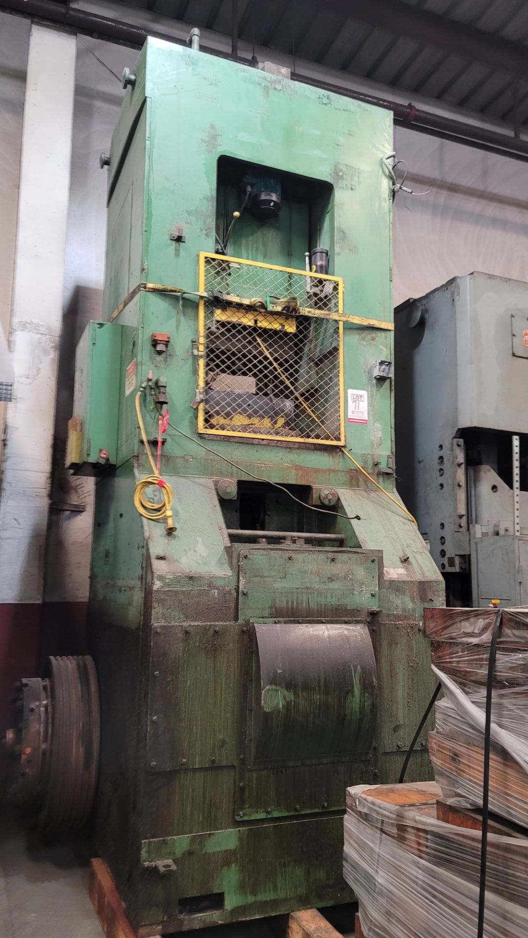 KOMATSU MAYPRESS 800-TON KNUCKLE JOINT PRESS, MODEL MKN-800, 5.51" SLIDE STROKE, 29.52" DIE - Image 2 of 7