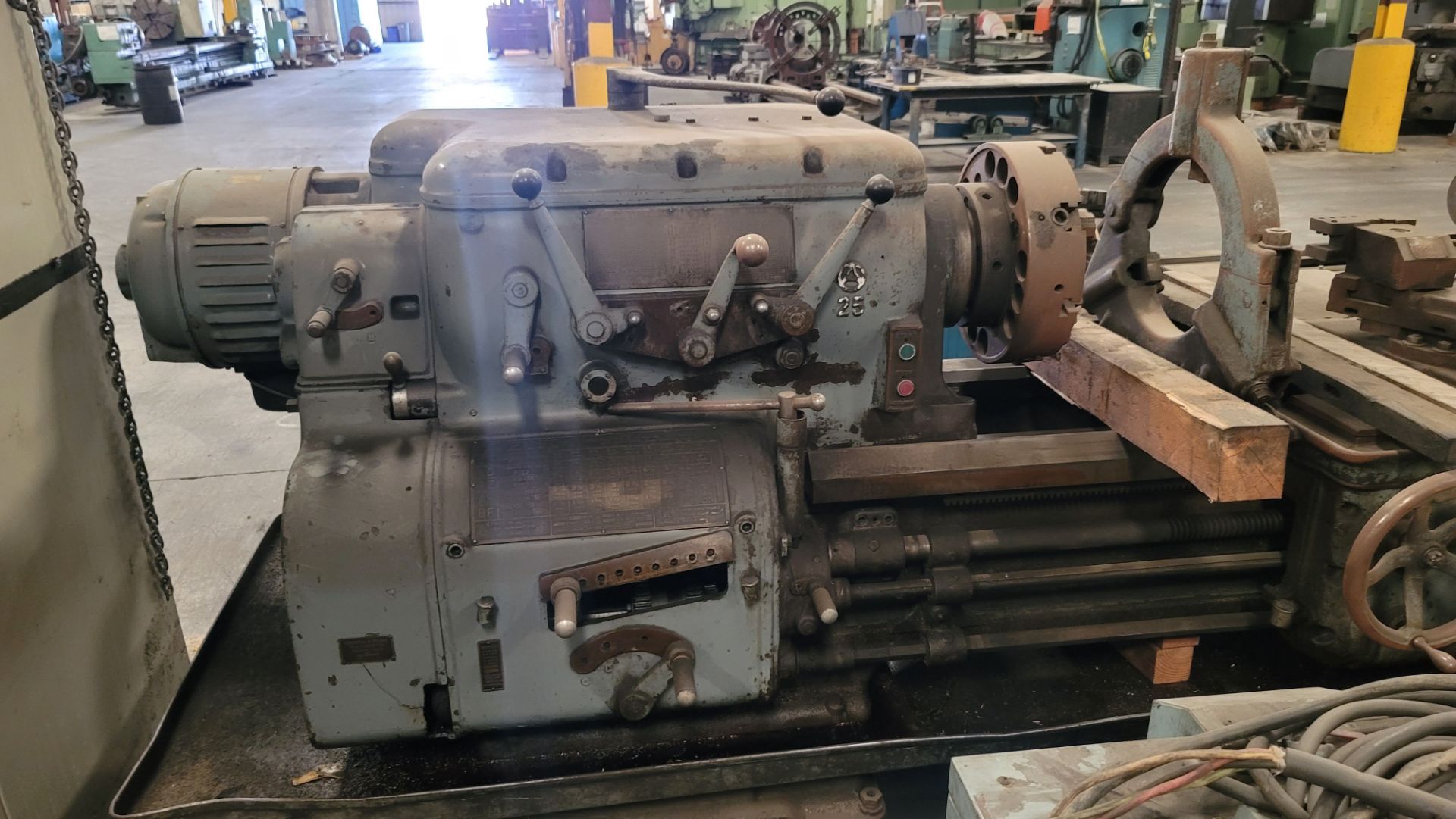 AXELSON A25 ENGINE LATHE, 18" CHUCK, 25" X 120" - Image 8 of 9