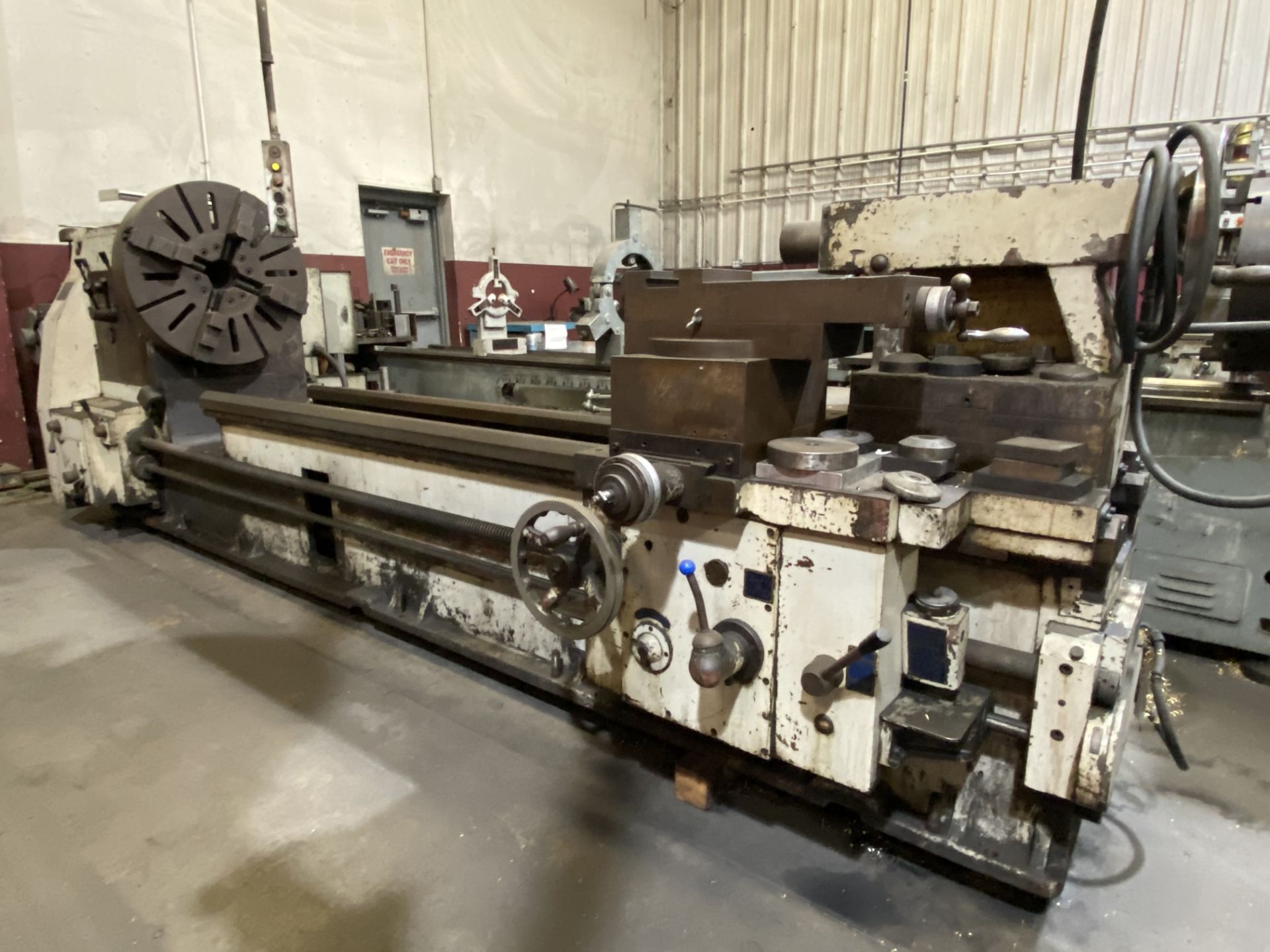 CADILLAC GAP BED ENGINE LATHE, MODEL 32120, 32" X 120", 42" SWING IN GAP, TAILSTOCK, S/N 267014