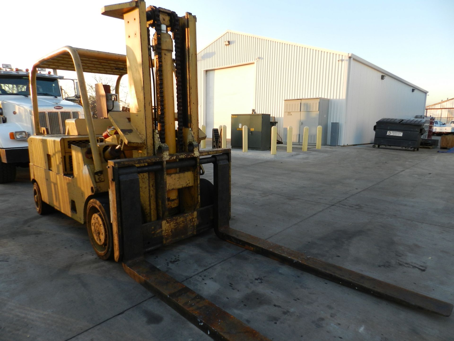 CATERPILLAR T 300 LPG FORKLIFT, 30,000 LB CAPACITY, CUSHION TIRES, BOOM ATTACHMENT WITH STAND,
