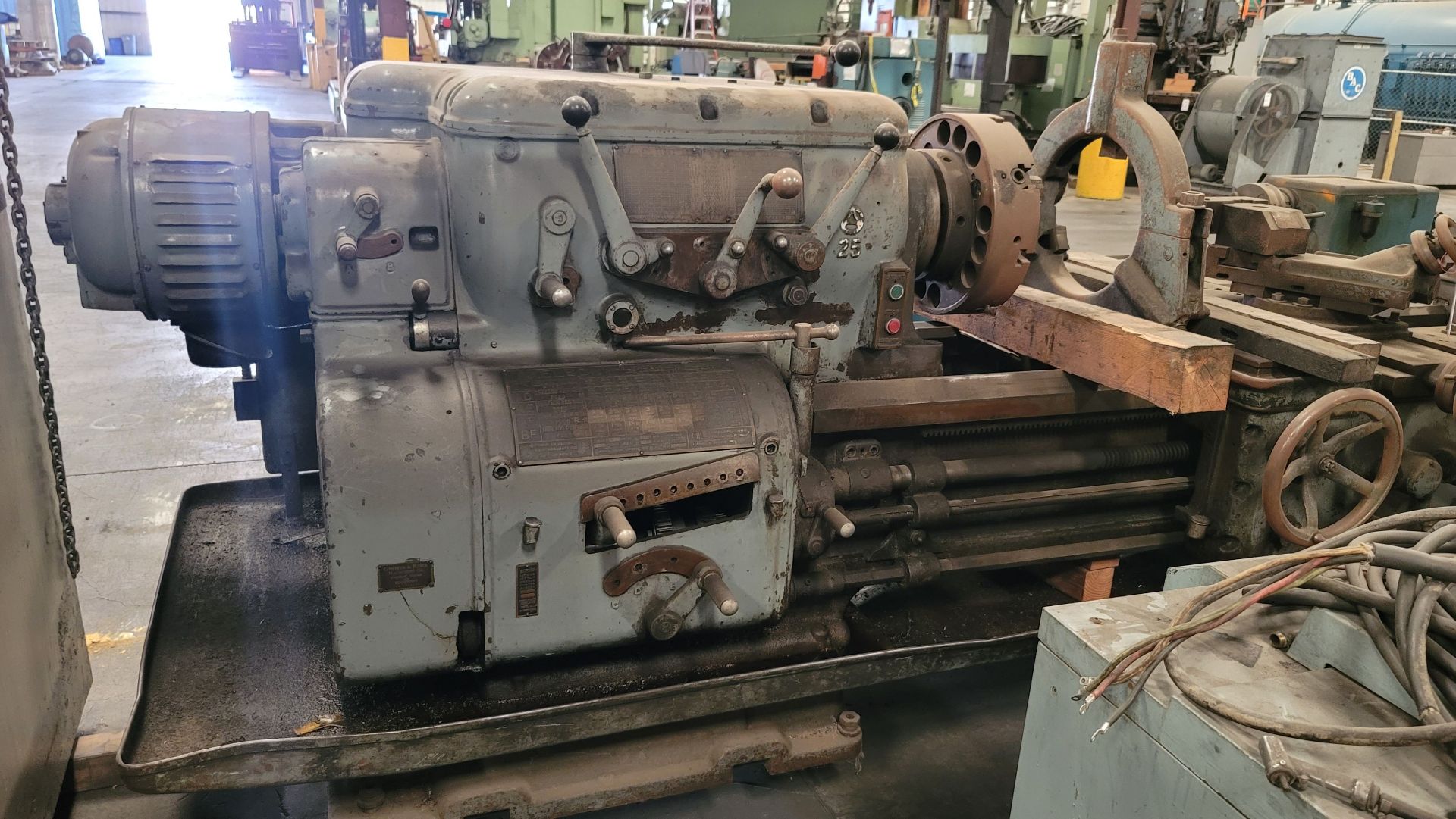 AXELSON A25 ENGINE LATHE, 18" CHUCK, 25" X 120" - Image 7 of 9