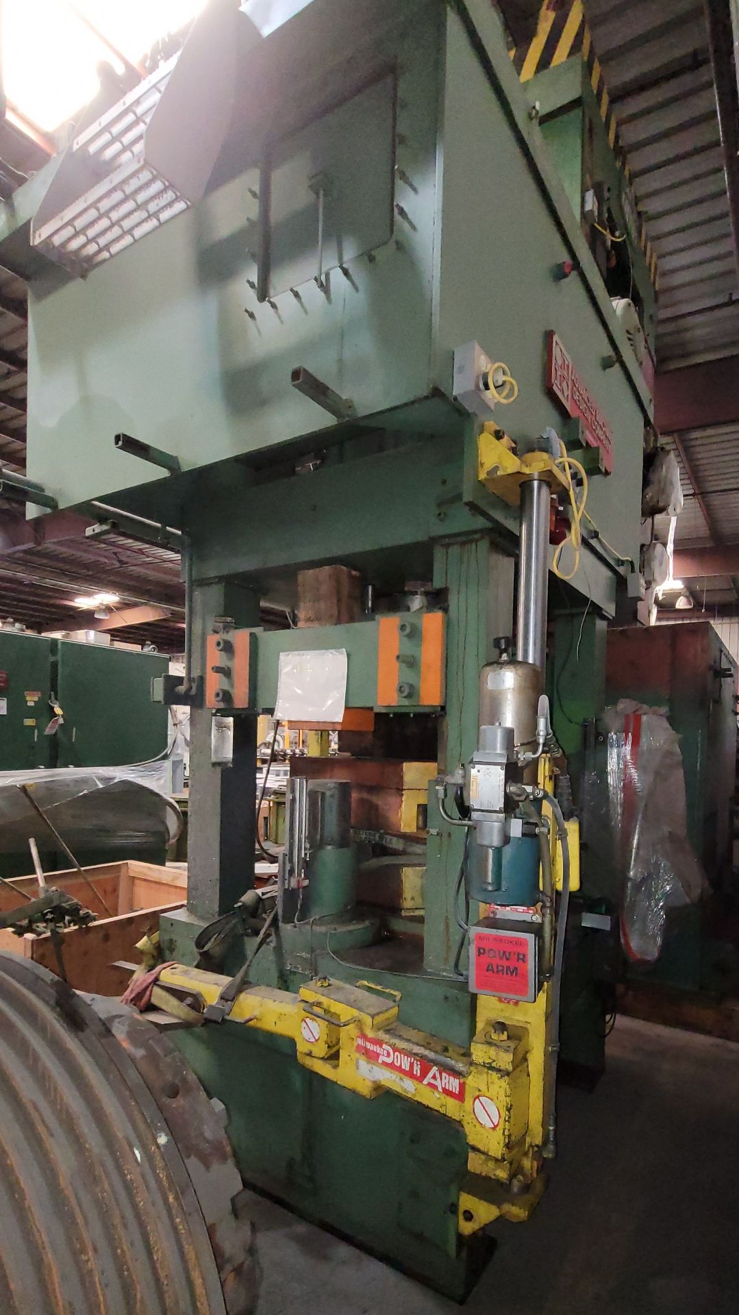 ADVANCED MACHINE DESIGN 570-TON STRAIGHT SIDE PRESS, MODEL 570-2230, S/N 8301 - Image 5 of 9