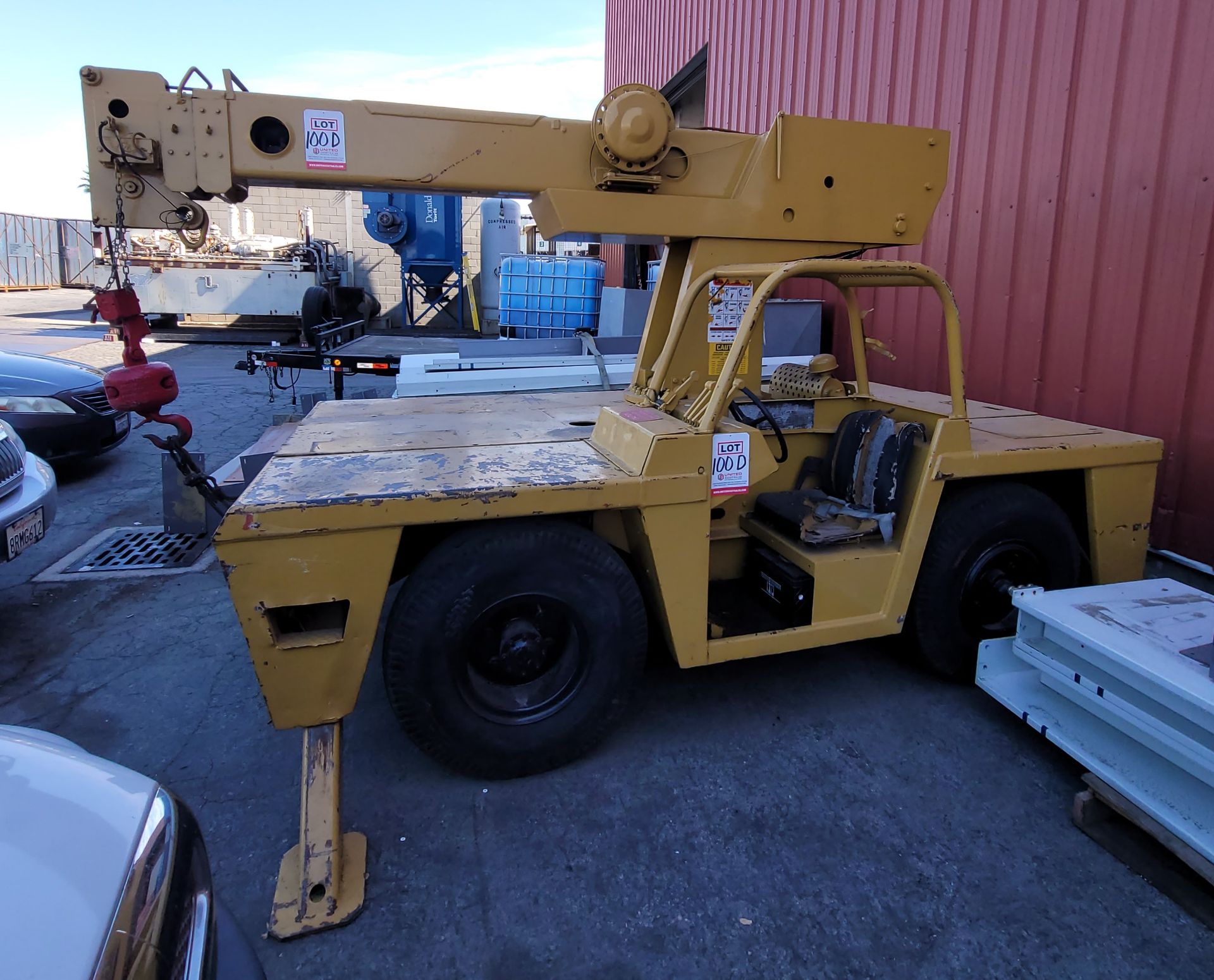 BRODERSON MOBILE CRANE, MODEL IC 701A, 3,964 HOURS, S/N 252B, NEEDS BRAKES