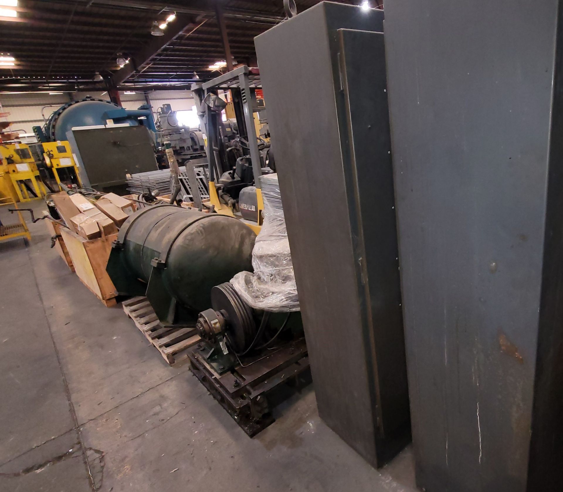 ADVANCED MACHINE DESIGN 570-TON STRAIGHT SIDE PRESS, MODEL 570-2230, S/N 8301 - Image 7 of 9