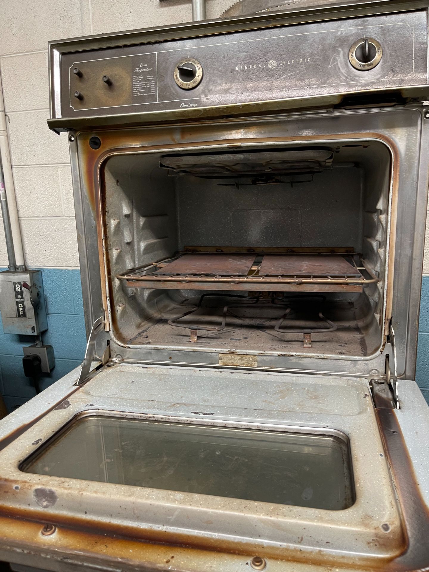 HEAT TREATING OVEN - Image 3 of 3