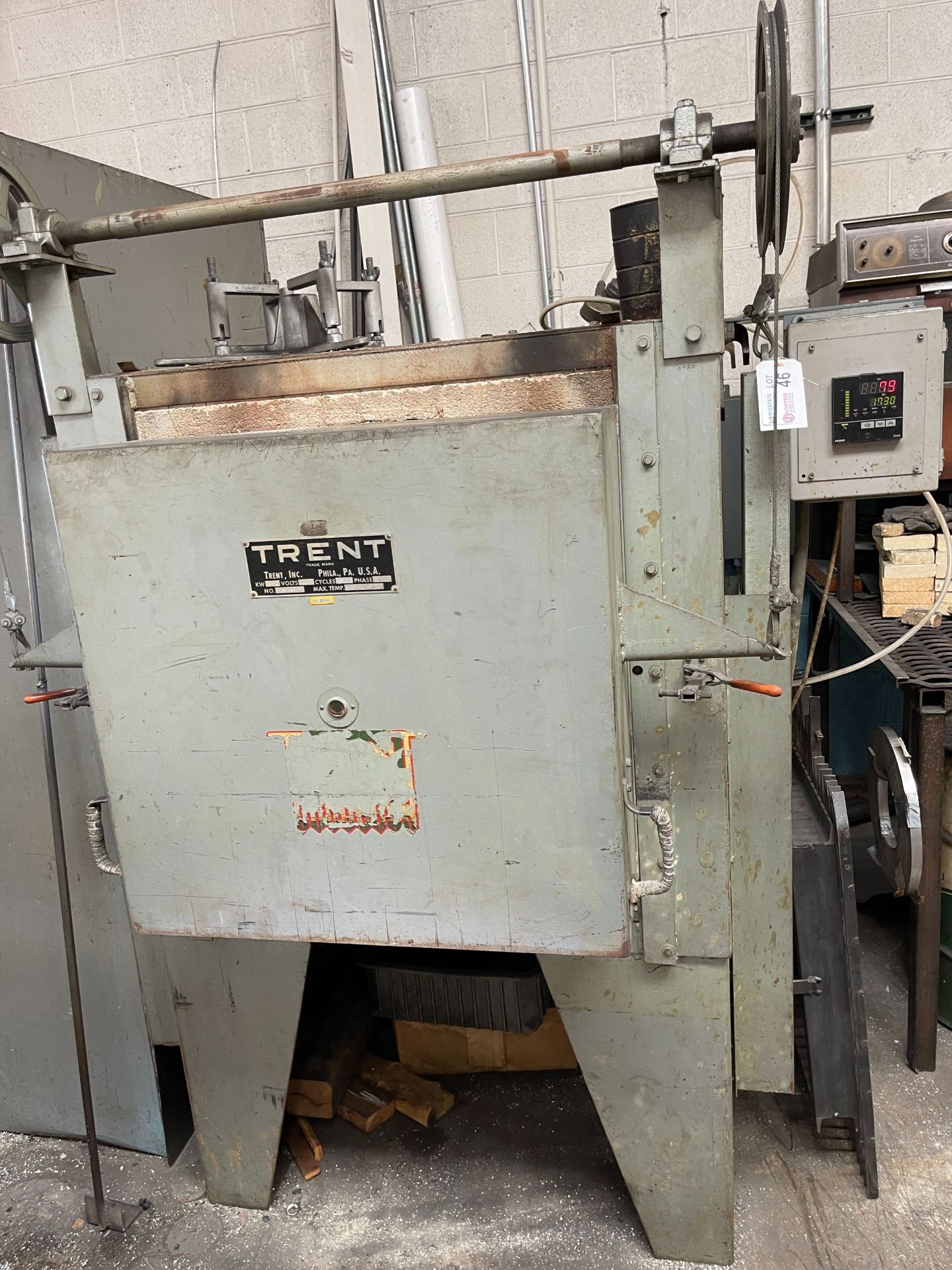 TRENT 851-581 HEAT TREATING OVEN