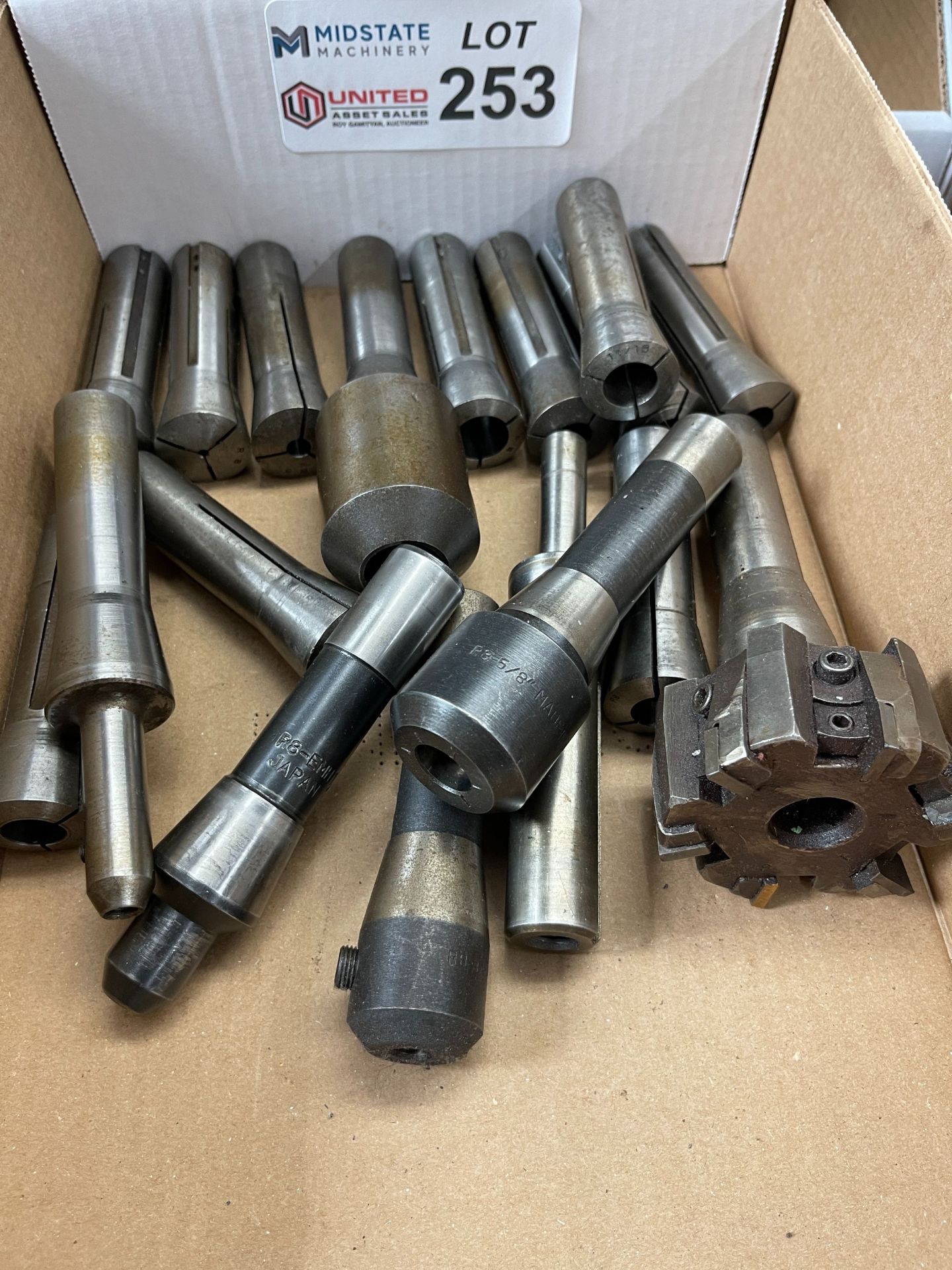 LOT - R8 COLLETS & TOOLING