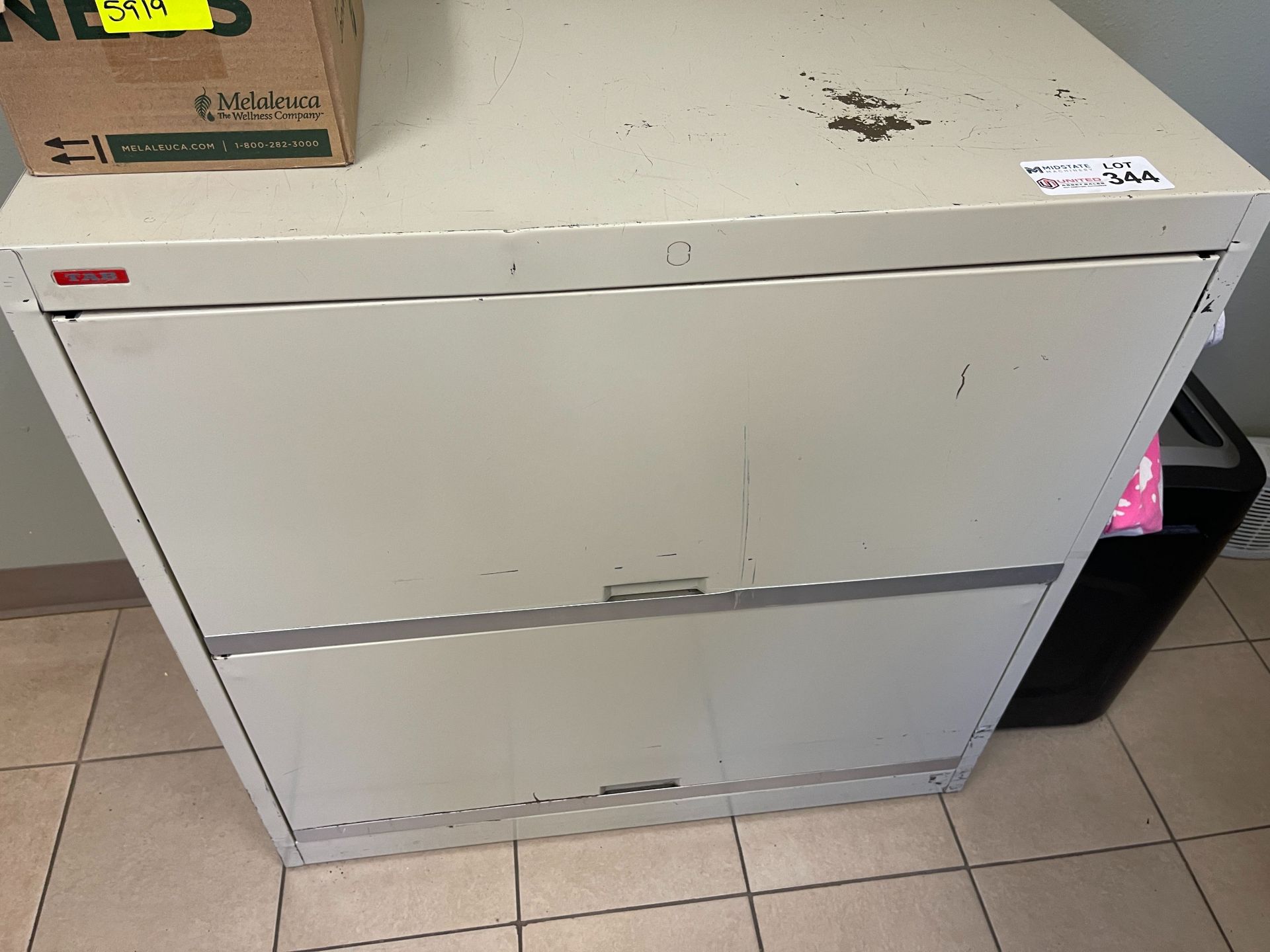 2-DRAWER FILE CABINET, CONTENTS NOT INCLUDED
