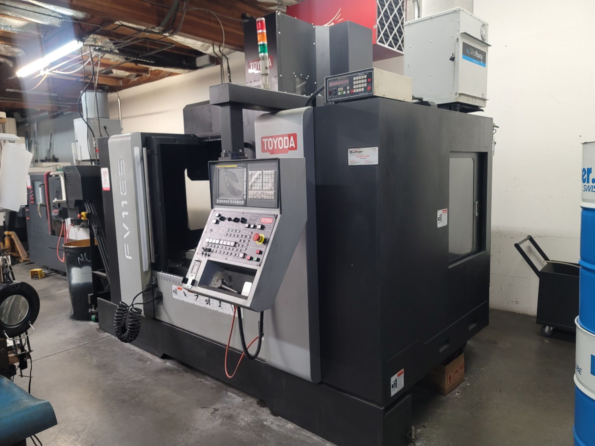 2018 TOYODA FV1165 VERTICAL MACHINING CENTER, FANUC OI-MF SERIES CNC CONTROL, 6000 RPM SPINDLE - Image 5 of 13